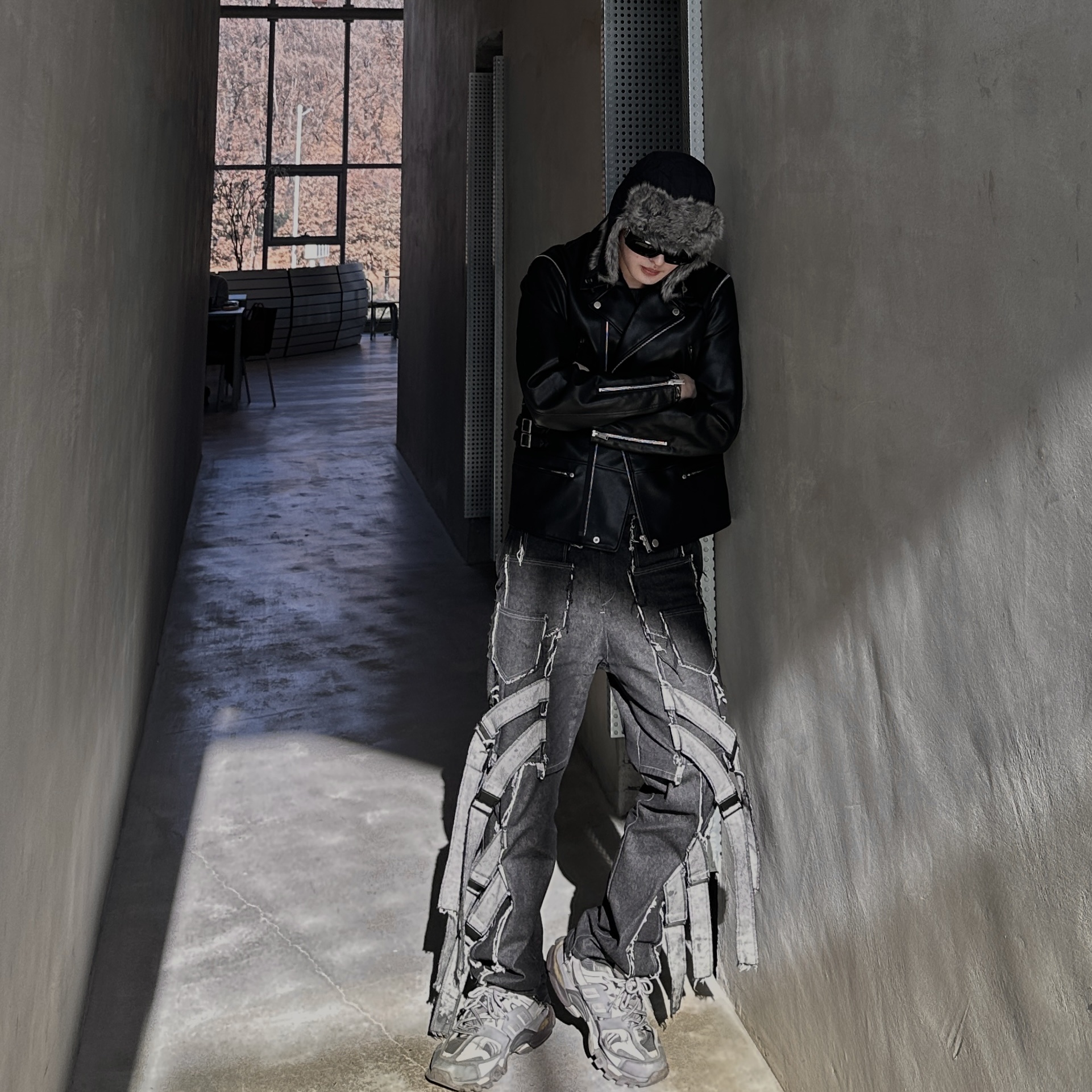Balenciaga Track Sneakers Grey White 2019 착용 스타일 - 7