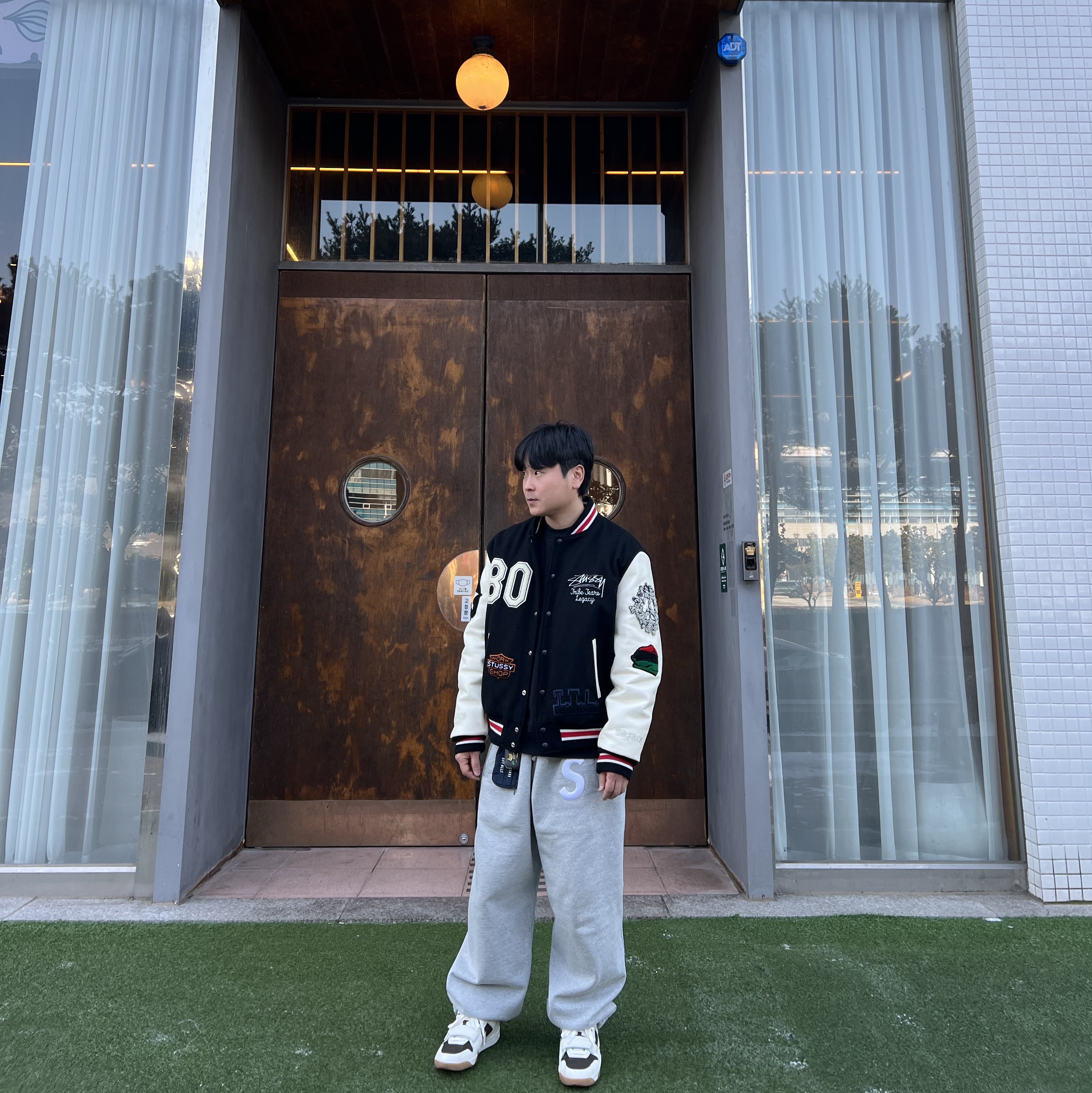 Stussy x Our Legacy x Denim Tears TTL Varsity Jacket Black, Supreme x Bless Sweatpant Jean Heather Grey - 23FW 착용 스타일 - 2
