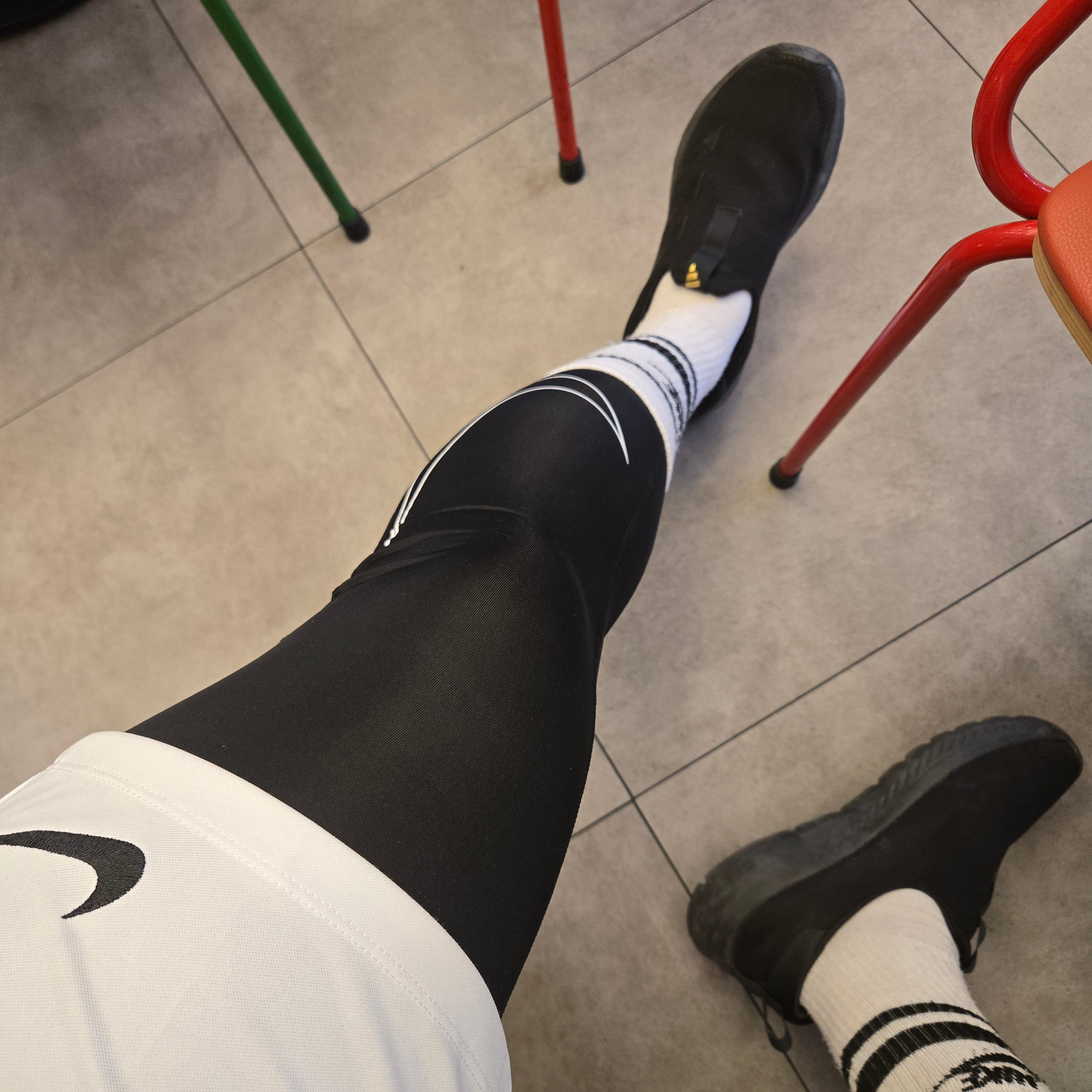 Adidas Sportswear Cloudfoam Move Lounger Core Black Lucid Blue, Nike Dri-Fit Park 3 Shorts White 착용 스타일