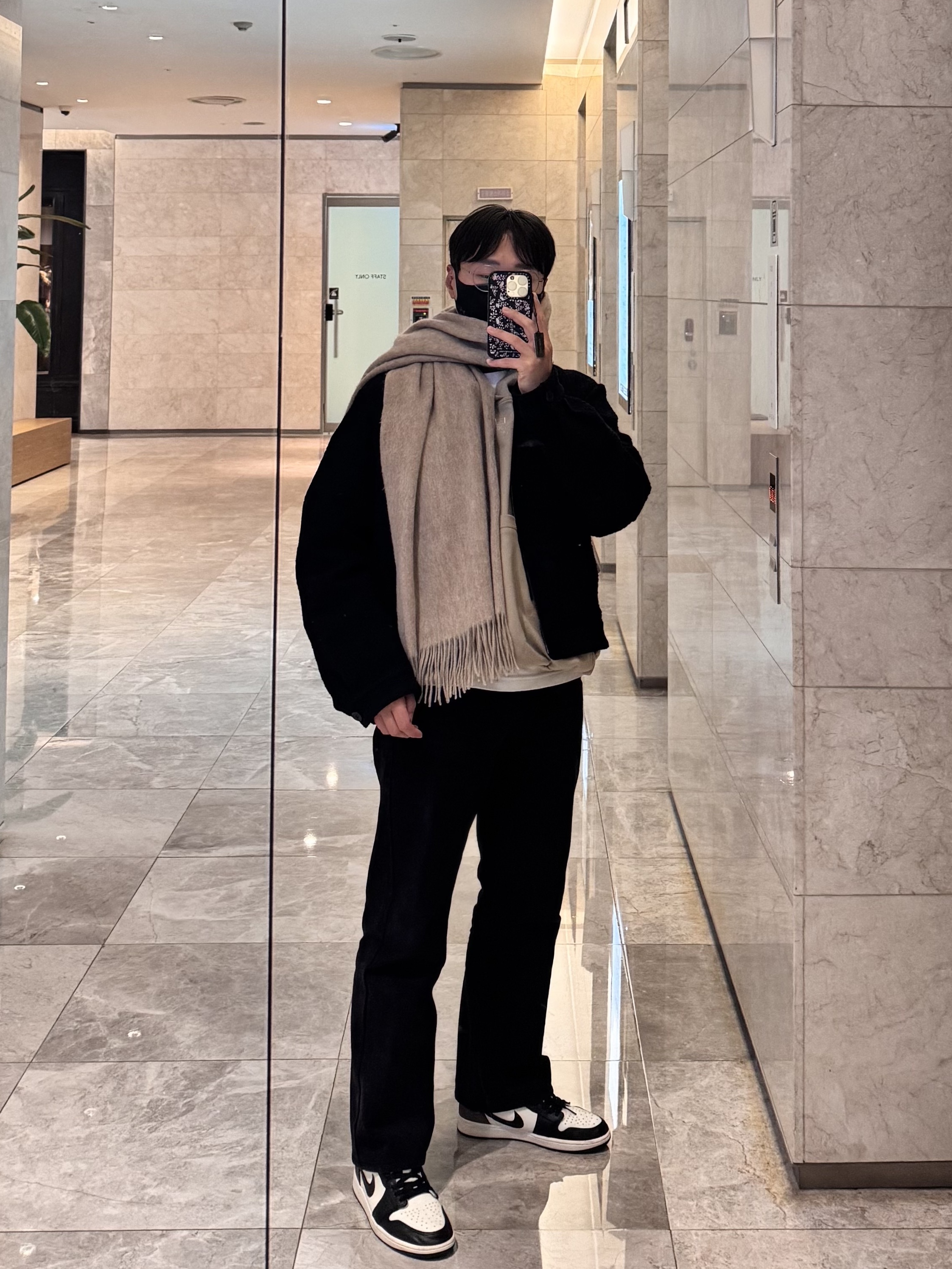 Wooyoungmi Overfit String Hooded T-Shirt Black - 23FW, Wooyoungmi Long Straight Pants Black - 23SS 착용 스타일 - 1