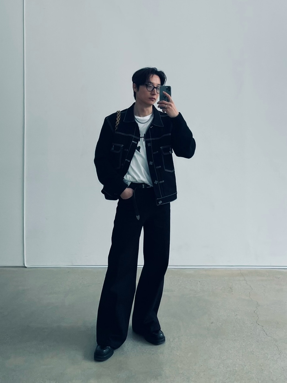 The Museum Visitor 2023 Hybrid Knit Trucker Jacket - 23PS, Balenciaga Monaco Medium Chain Bag Black 착용 스타일 - 3