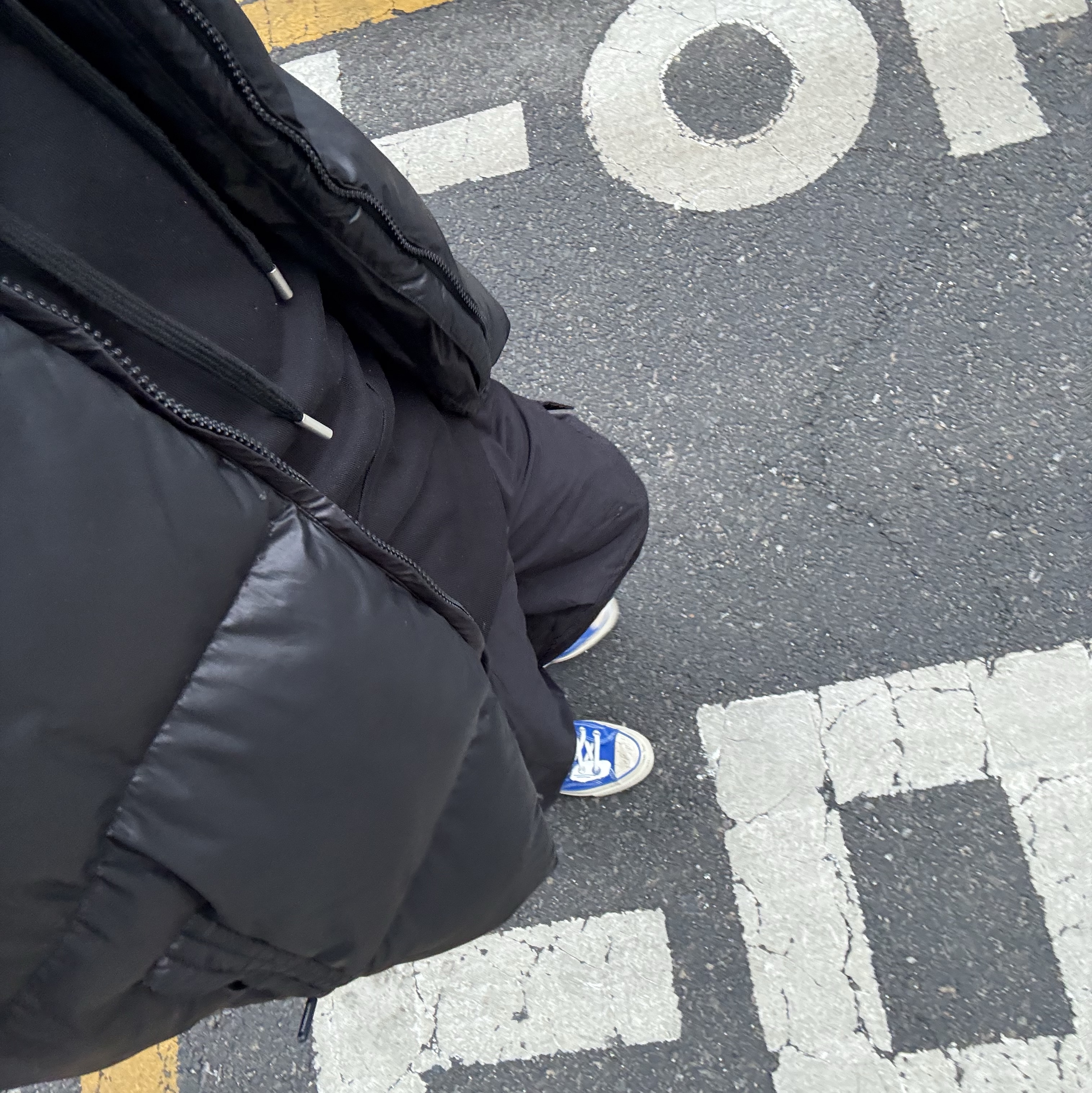 Ader Error Standic Magsafe Wallet Z-Blue, Converse x Ader Error Chuck 70 Ox Imperial Blue 착용 스타일