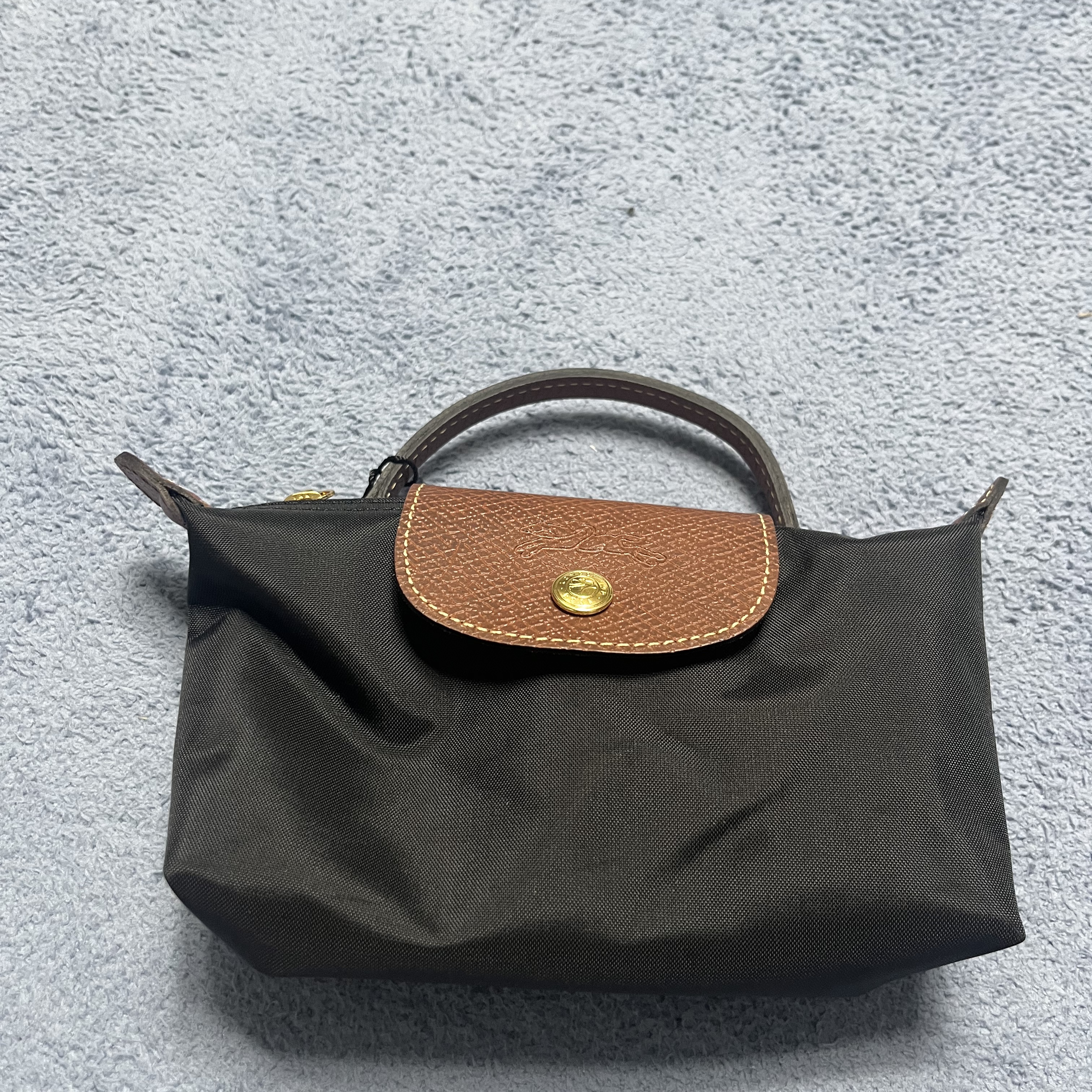 Longchamp Le Pliage Original Handle Pouch Black 착용 스타일