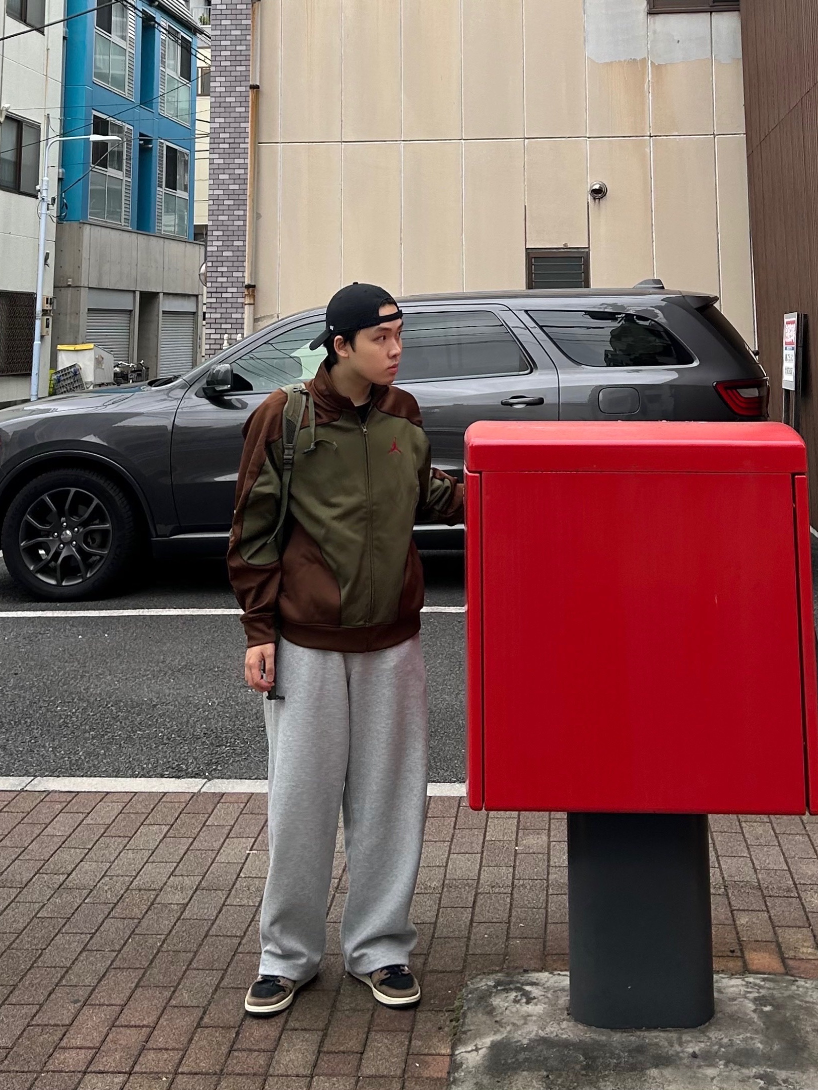 Supreme x Jordan Tricot Track Jacket Olive - 24FW 착용 스타일 - 2
