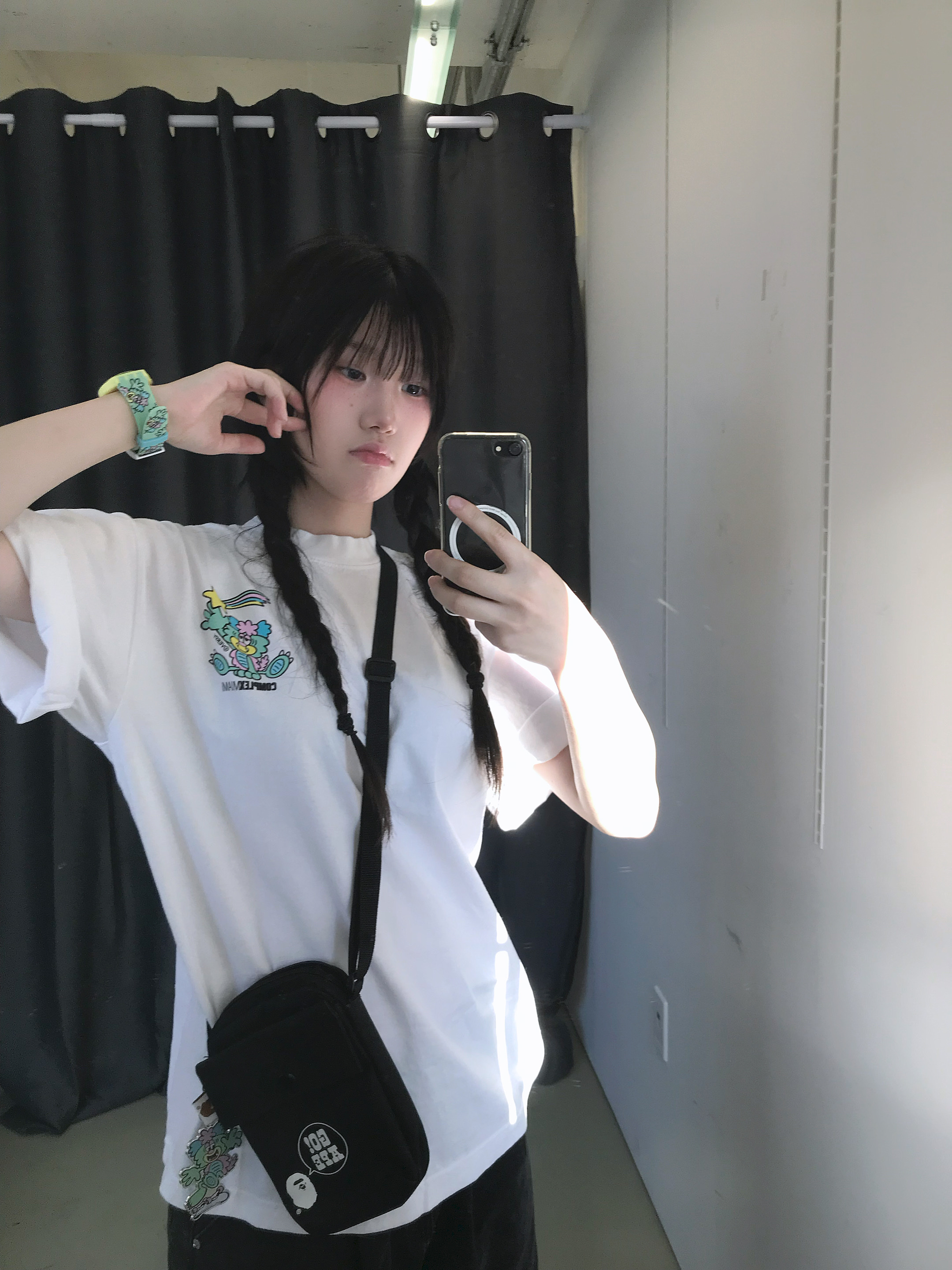 Verdy Visty Complex T-Shirt White, Swatch x Verdy Visty By Verdy Multicolor 착용 스타일 - 3