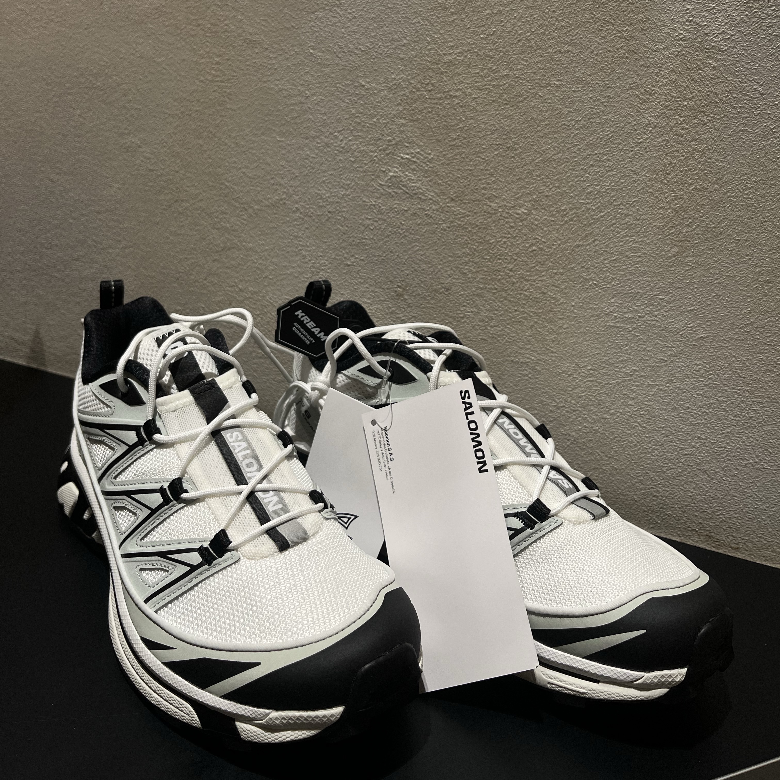 Salomon XT-6 Expanse White Metal Black 착용 스타일