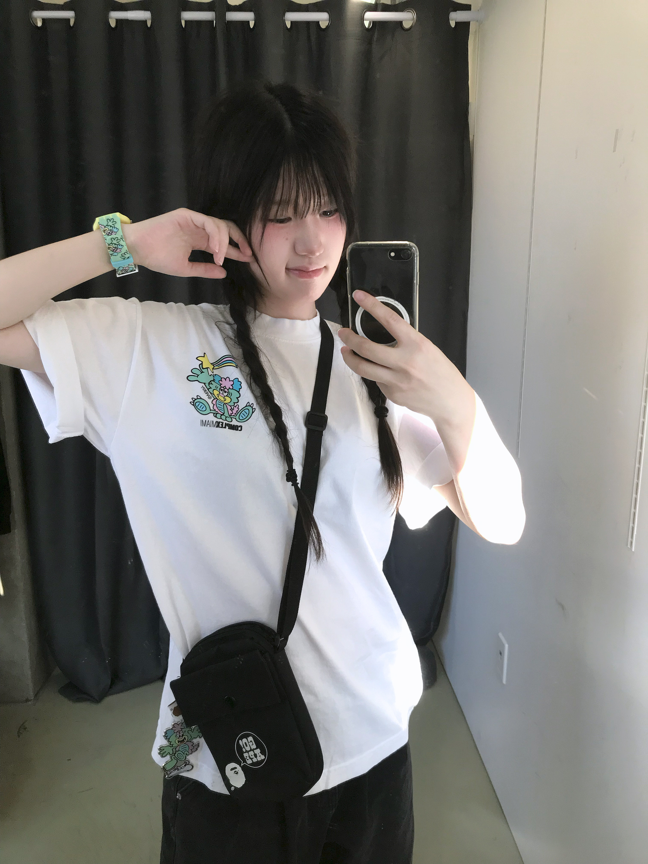 Verdy Visty Complex T-Shirt White, Swatch x Verdy Visty By Verdy Multicolor 착용 스타일 - 2