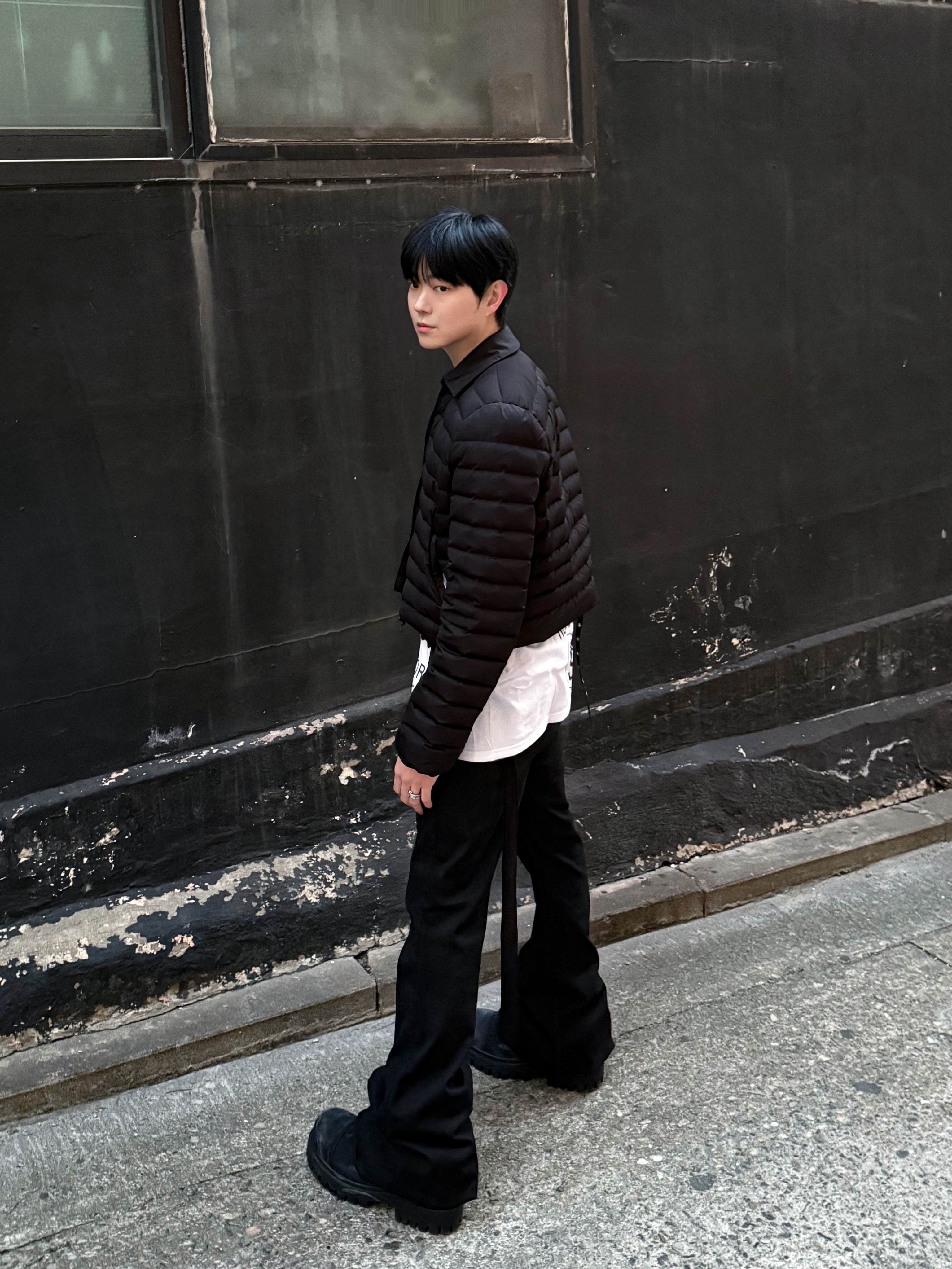 Stussy x Takahiromiyashita The Soloist 40 WT T-Shirt, Balenciaga Combat Strike 20mm Boots Black 착용 스타일 - 1