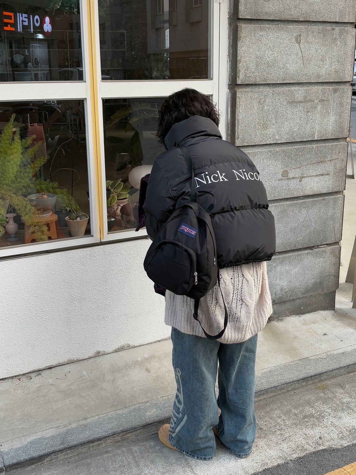 Jansport Half Pint Mini Backpack Black, Nike Air Force 1 '07 WB Flax 착용 스타일