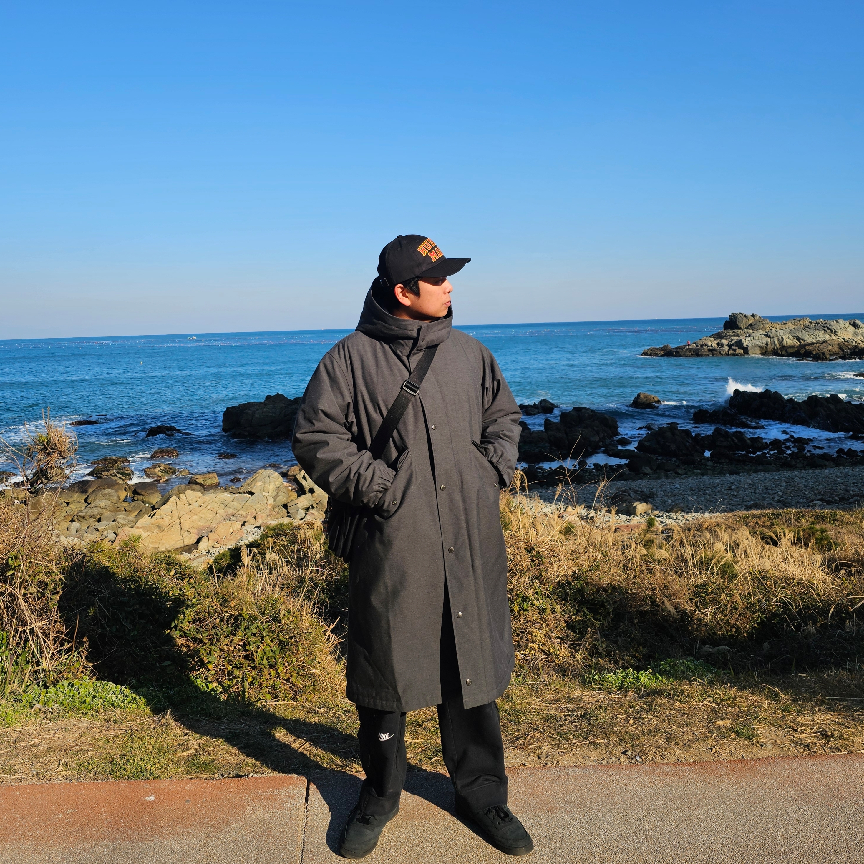 Human Made 6-Panel Twill Cap #2 Black, Uniqlo x Engineered Garments Pufftech Hooded Coat Dark Gray 착용 스타일