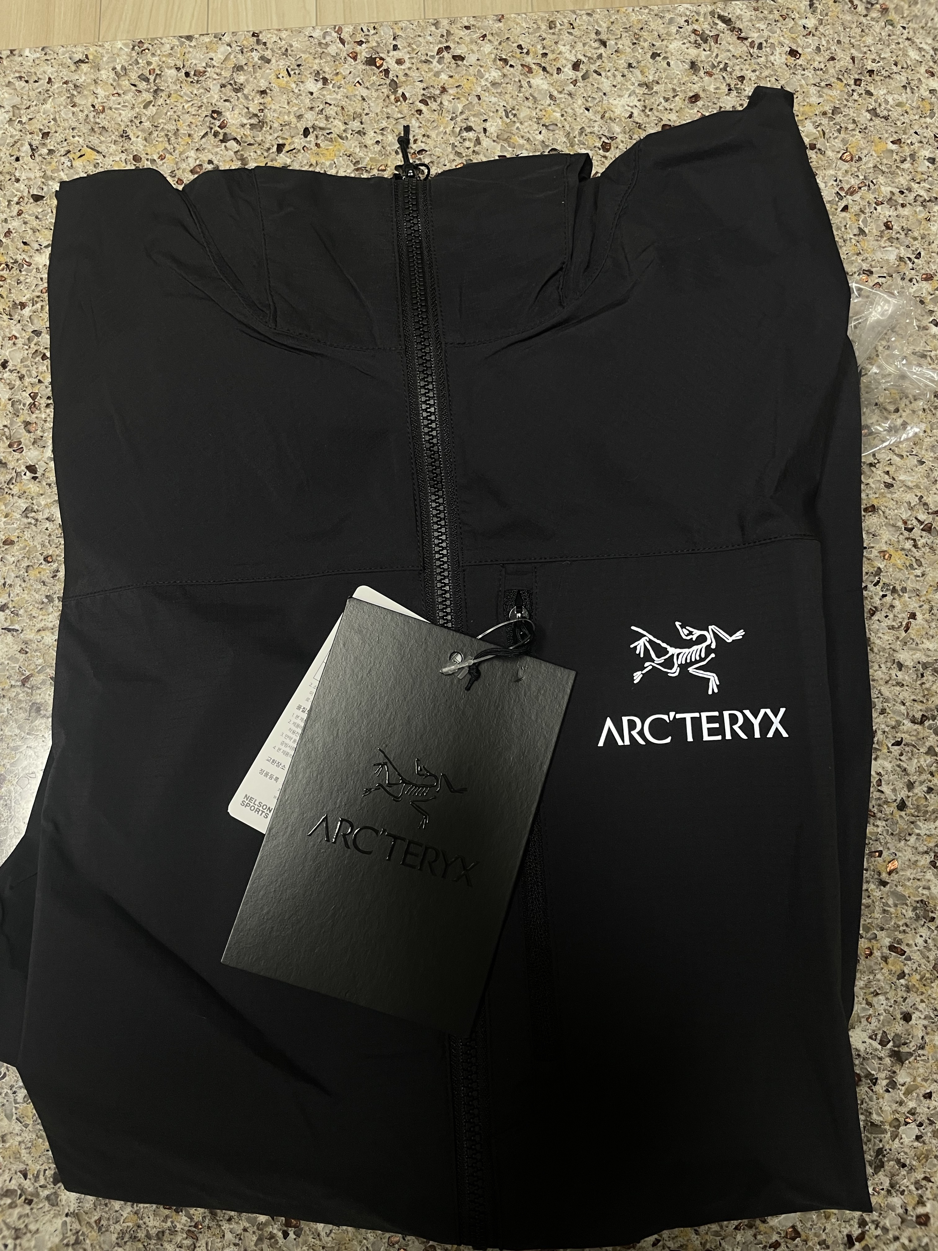 Arc'teryx Squamish Hoody Black 착용 스타일