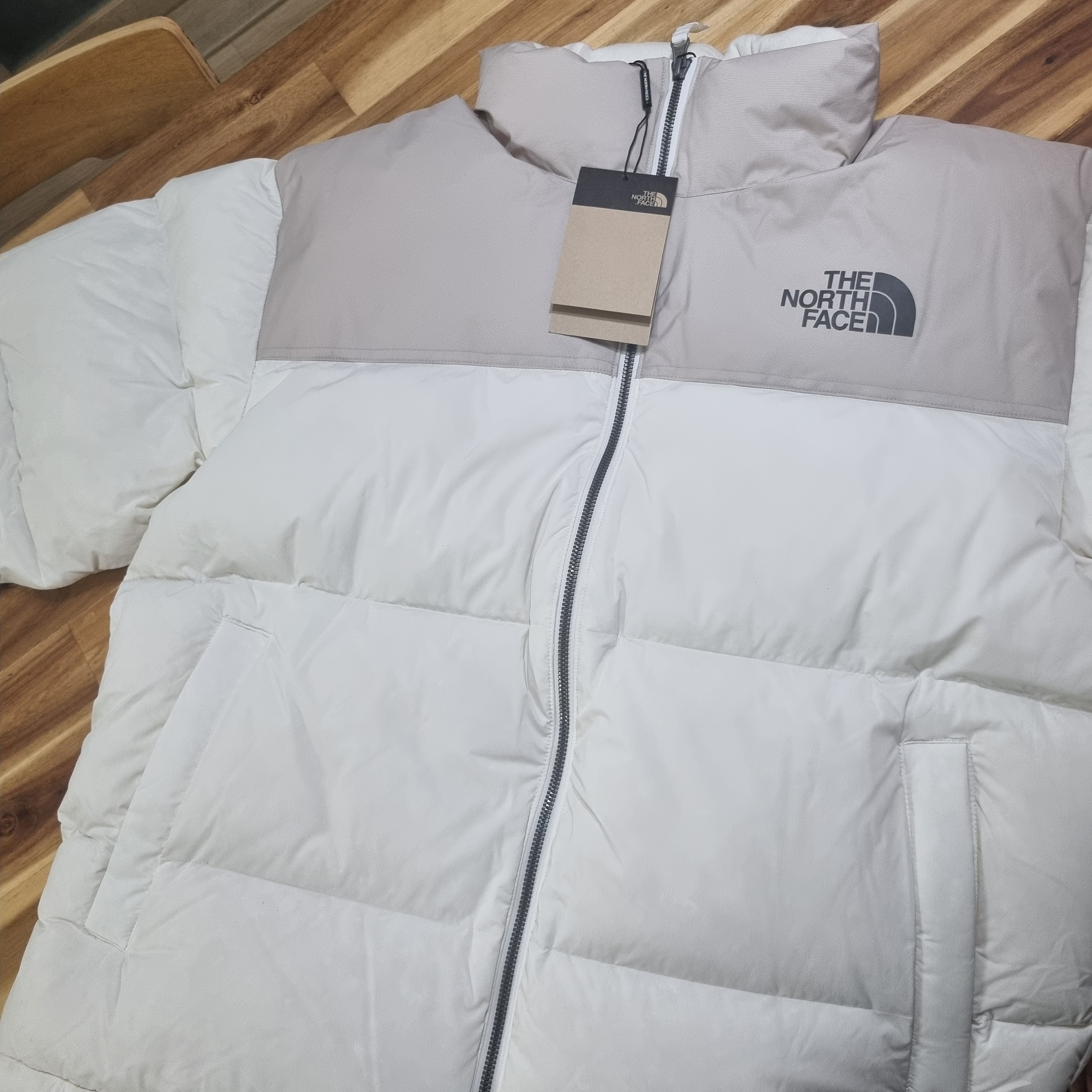 The North Face Superflex Nuptse Down Jacket RDS Cream - 24FW 착용 스타일 - 2