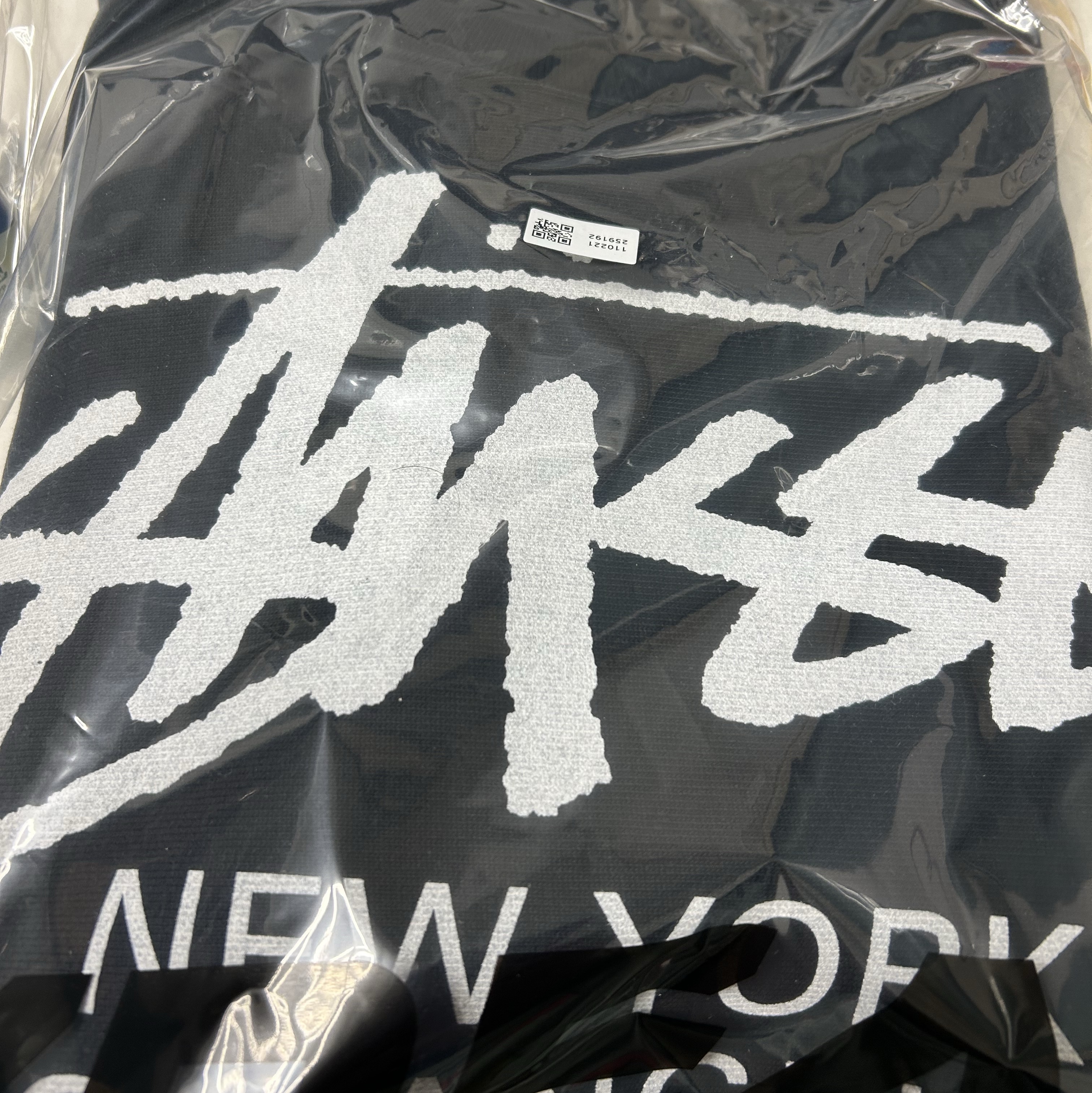 Stussy World Tour Crew Pigment Dyed Black 착용 스타일