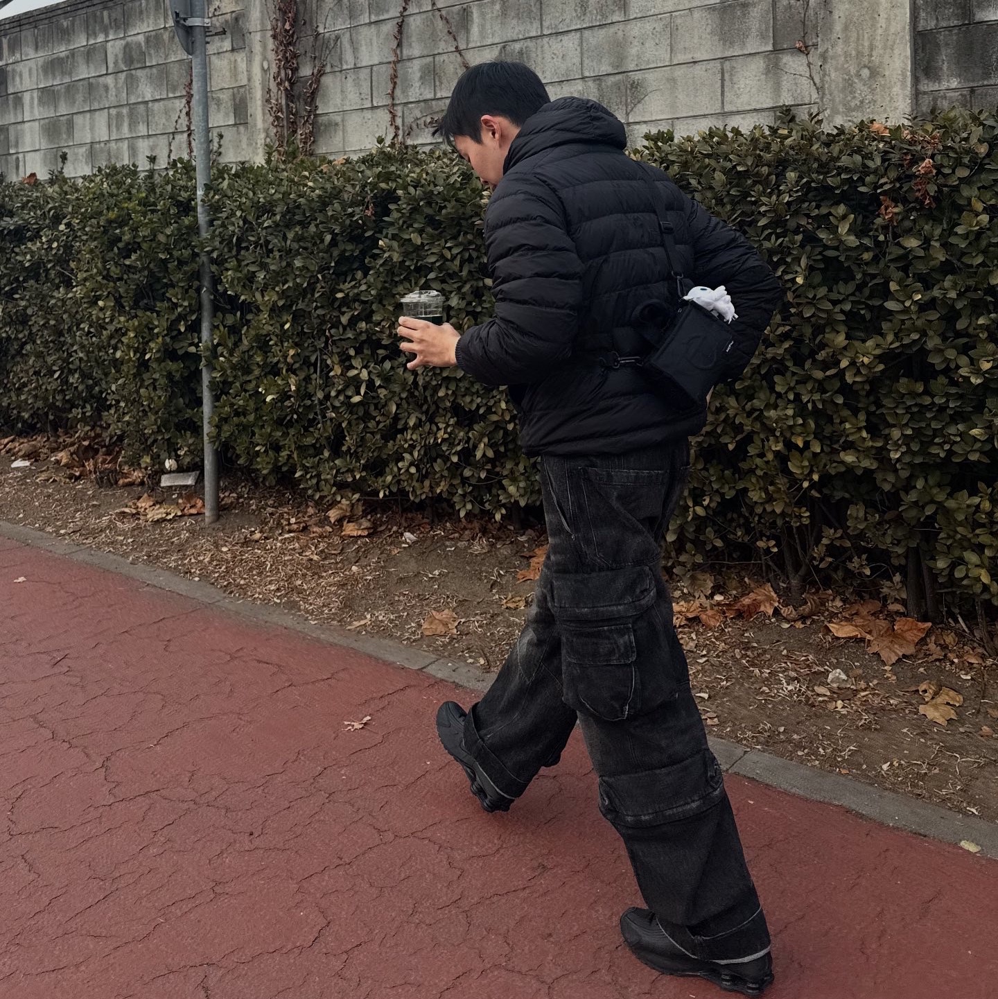 Diesel Straight Jeans D-Fish Black Dark Grey, (W) Nike Shox R4 Black 착용 스타일