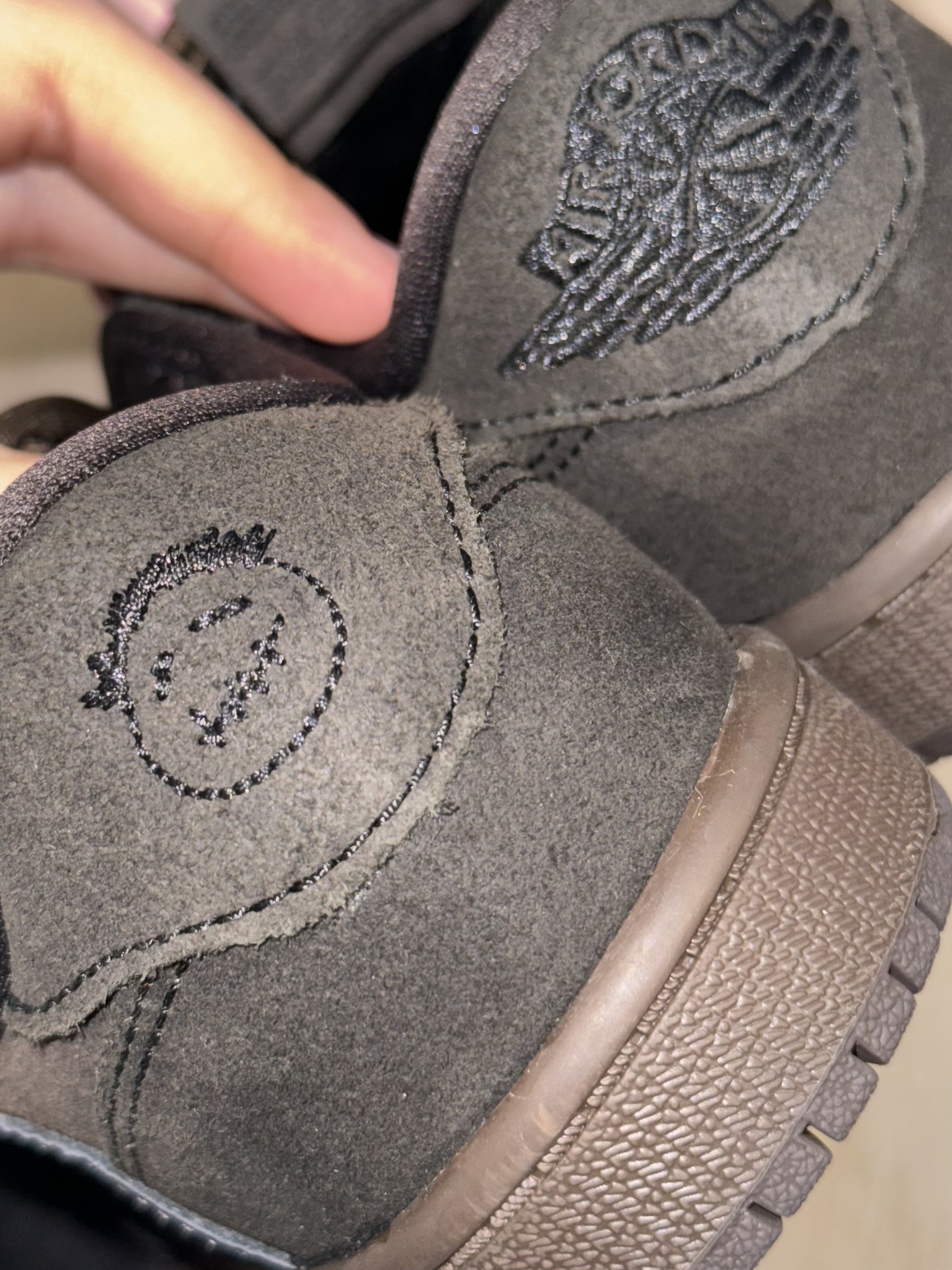 (PS) Jordan 1 x Travis Scott Retro Low OG SP Velvet Brown and Dark Mocha, Jordan 1 x Travis Scott Retro Low OG SP Velvet Brown and Dark Mocha 착용 스타일 - 2