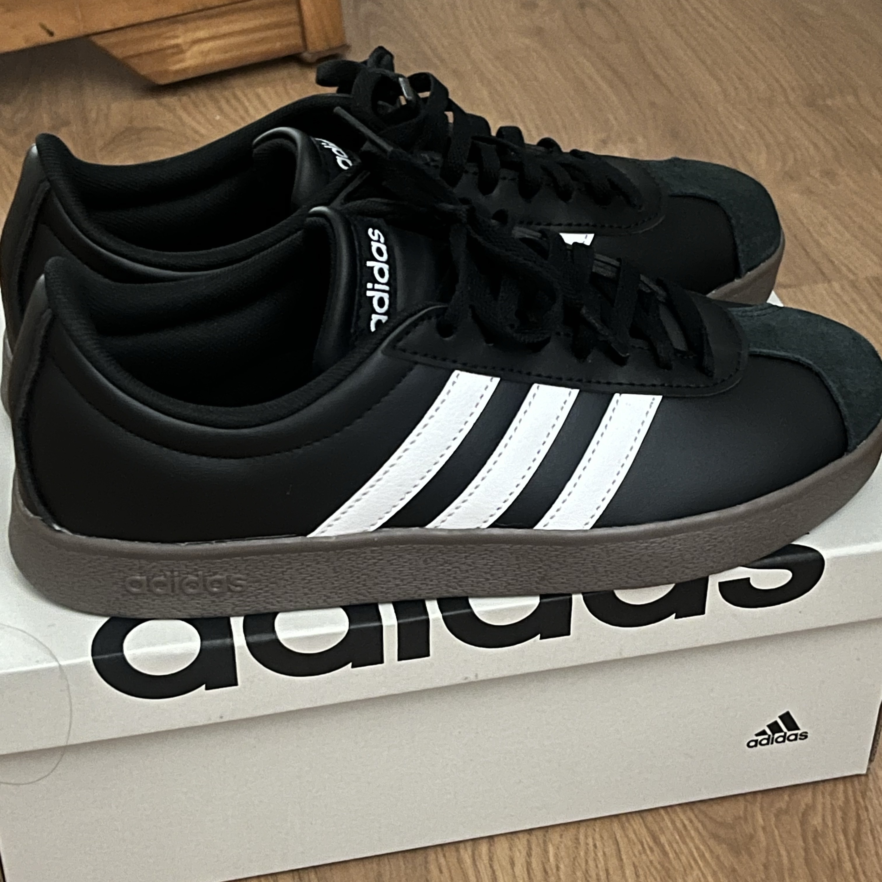 (W) Adidas VL Court Base Core Black Cloud White 착용 스타일