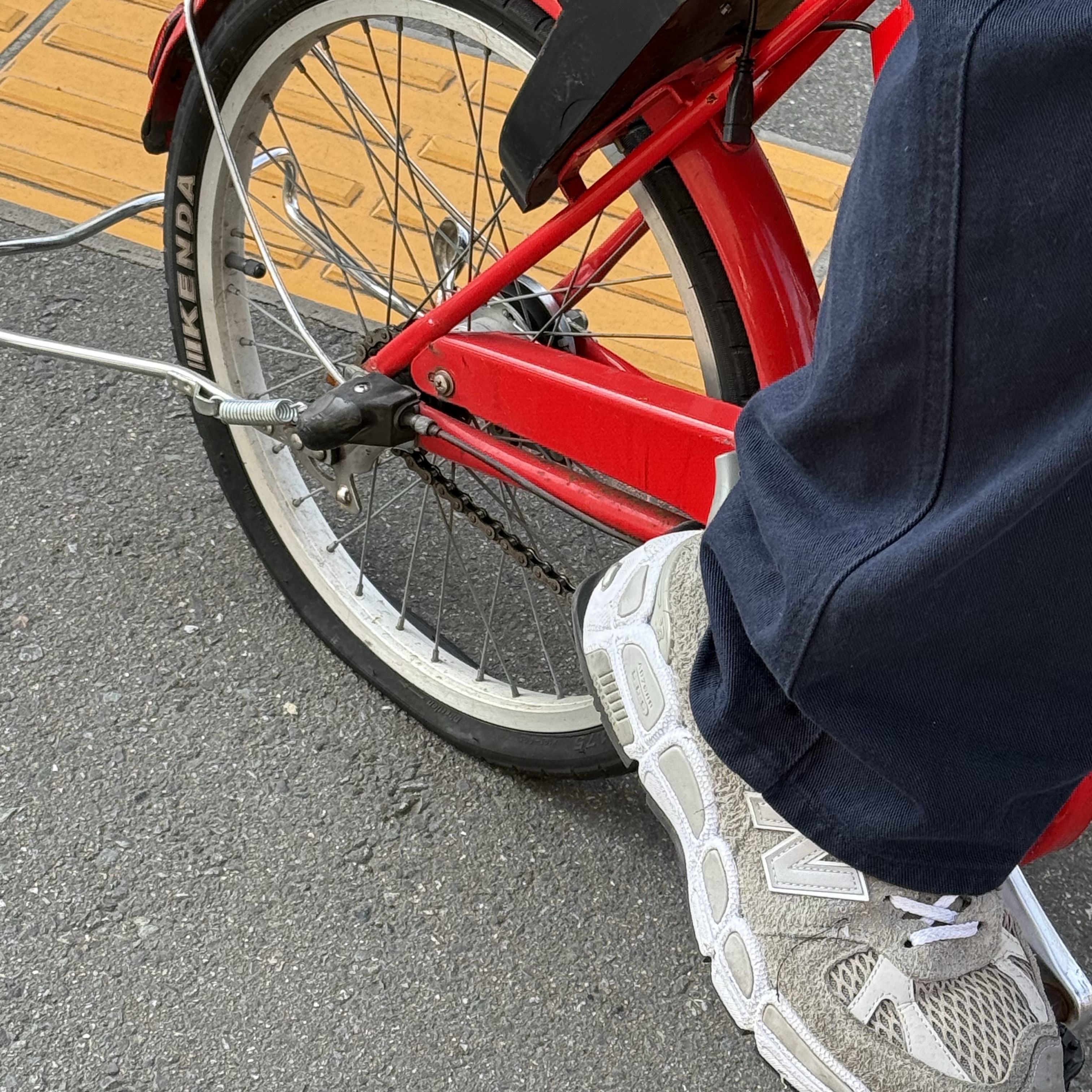 CDG Logo Check Muffler Blue, Maison Mihara Yasuhiro Peterson23 OG Sole Canvas Low-top Sneakers Black 착용 스타일 - 2