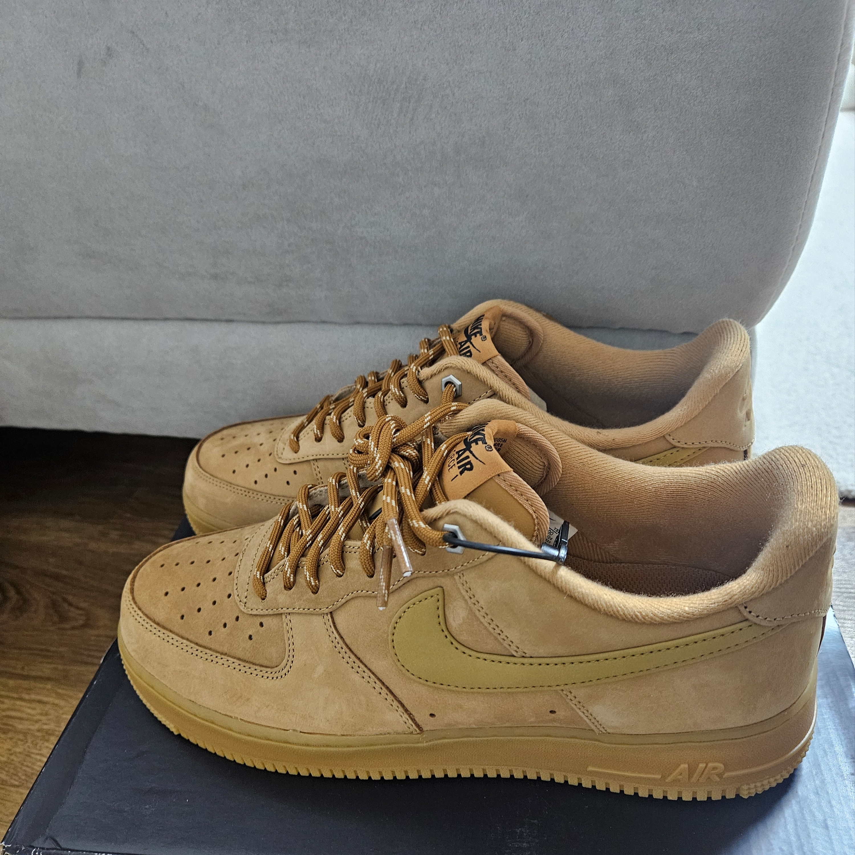 Nike Air Force 1 '07 WB Flax 착용 스타일