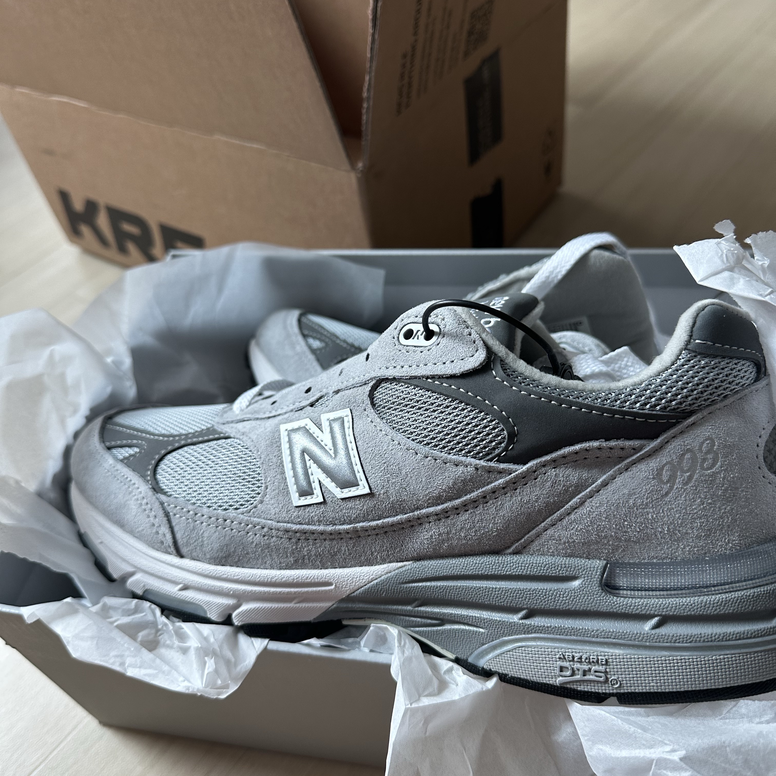 New Balance 993 Made in USA Grey - D Standard 착용 스타일