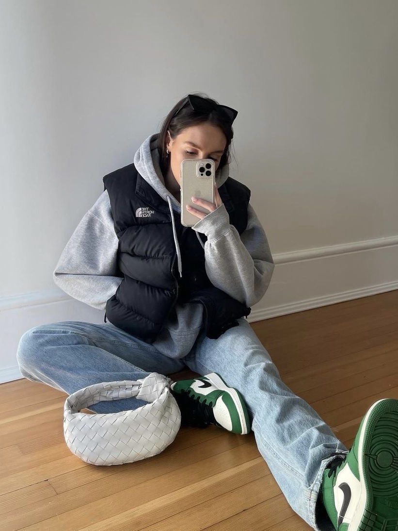 The North Face 1996 Retro Nuptse Vest Black, Moncler Tibb Down Vest Black - 24FW 착용 스타일 - 2