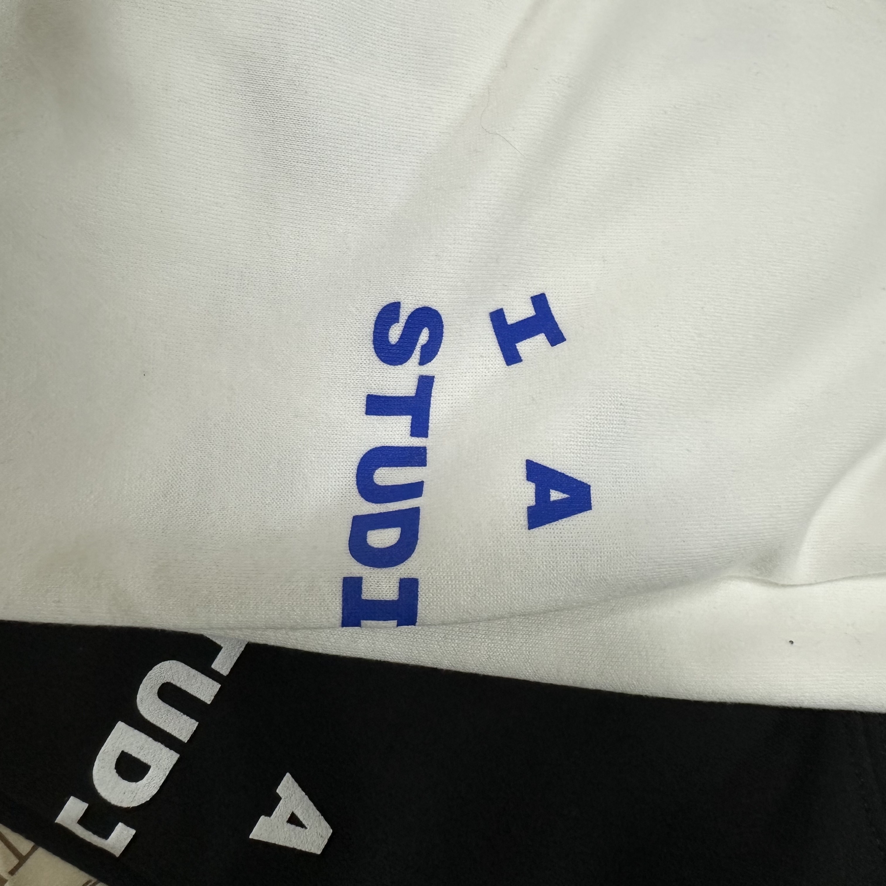IAB Studio 10th Anniversary T-Shirts Pack White & Black (2 Pack) 착용 스타일