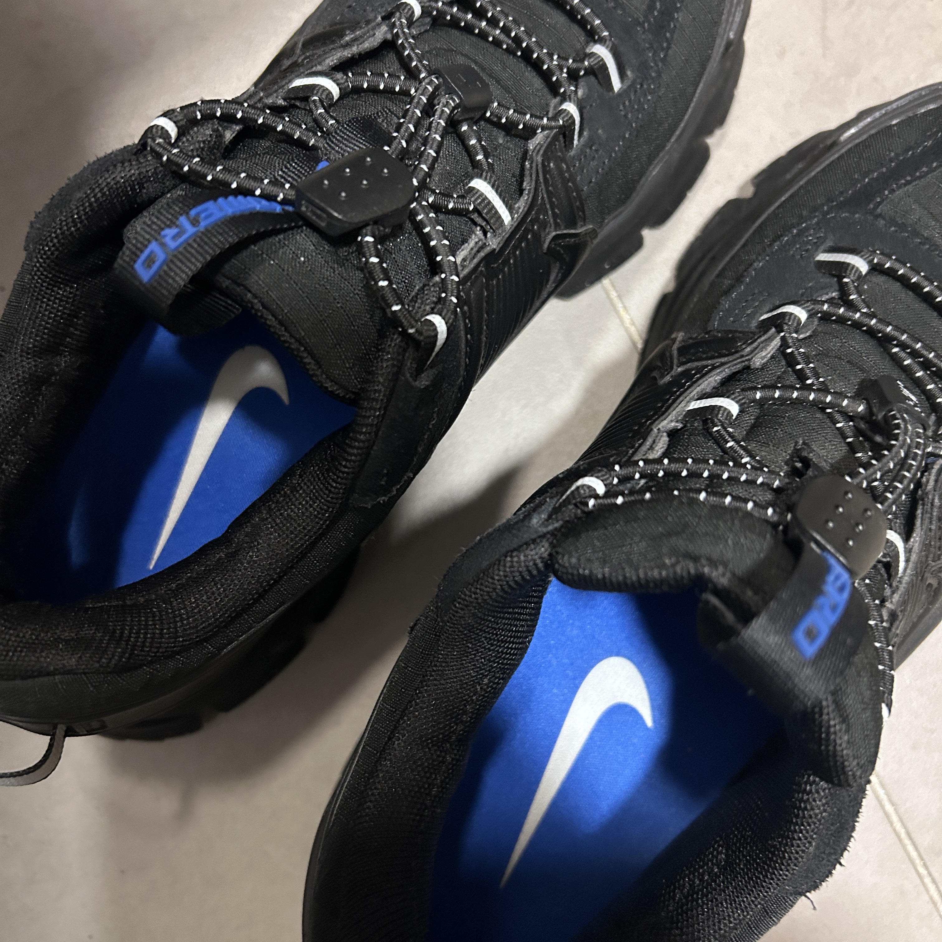 (W) Nike Zoom Vomero Roam Black 착용 스타일