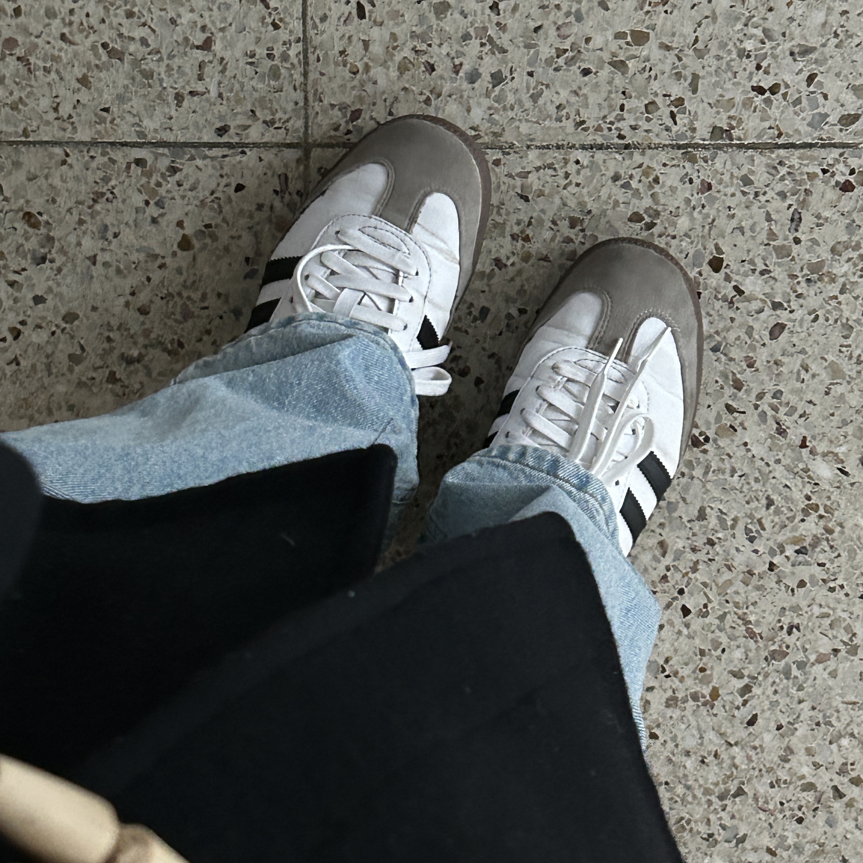 Adidas Samba Vegan White Black 착용 스타일