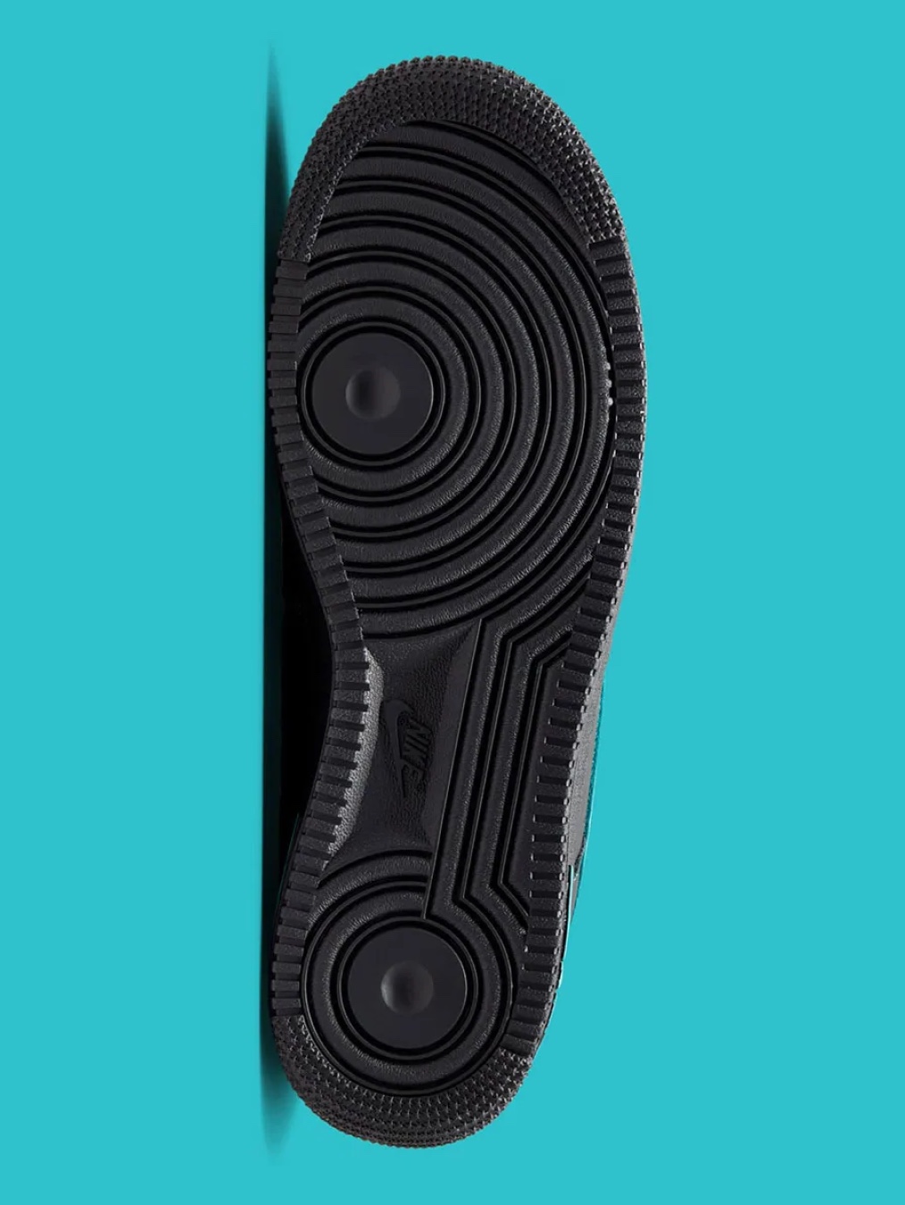 Nike x Tiffany & Co. Air Force 1 Low SP 1837 착용 스타일 - 7