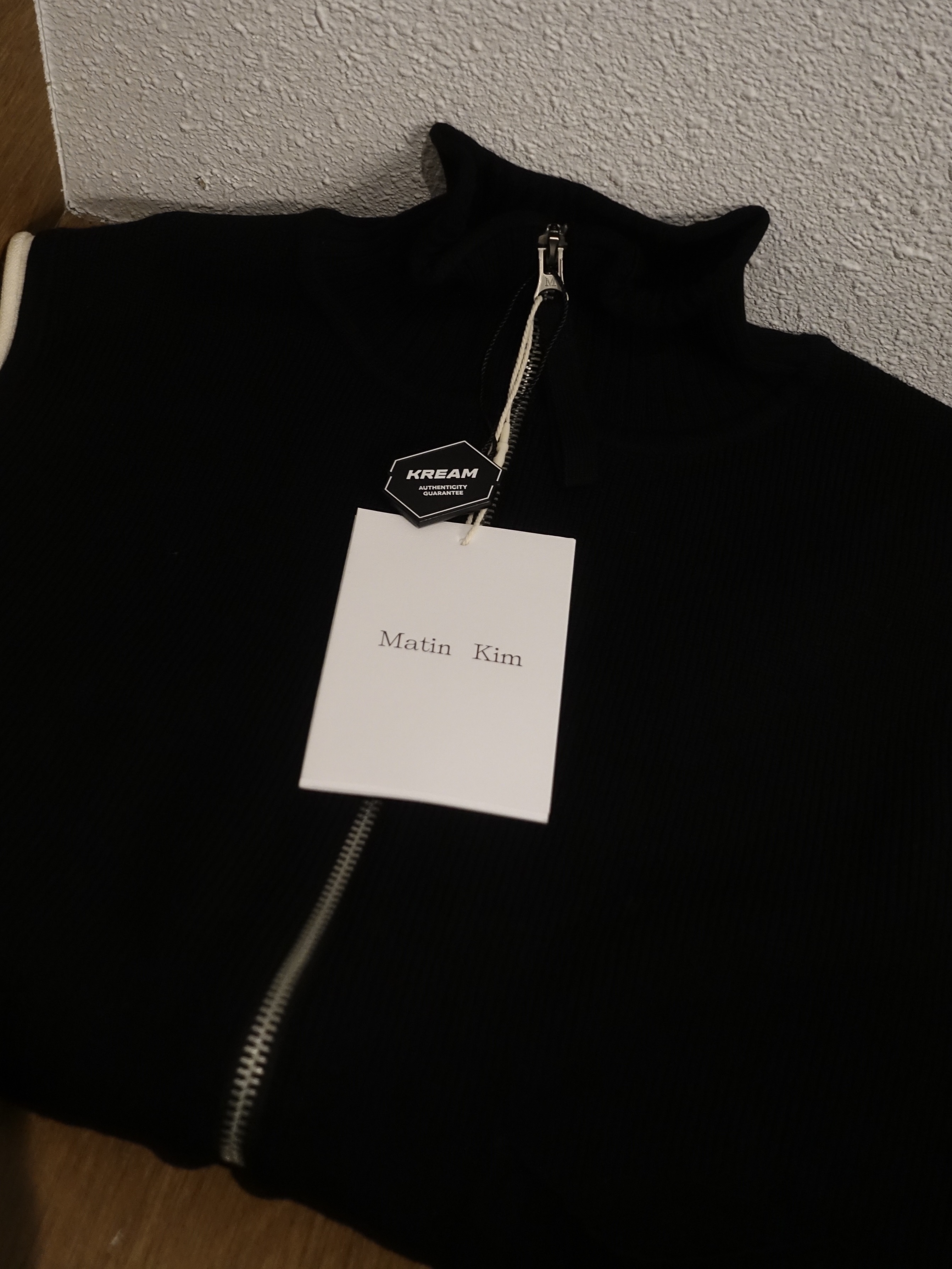 (W) Matin Kim Spell Point Stripe Knit Vest Black, (W) Nike Shox TL Black and Max Orange 착용 스타일 - 9