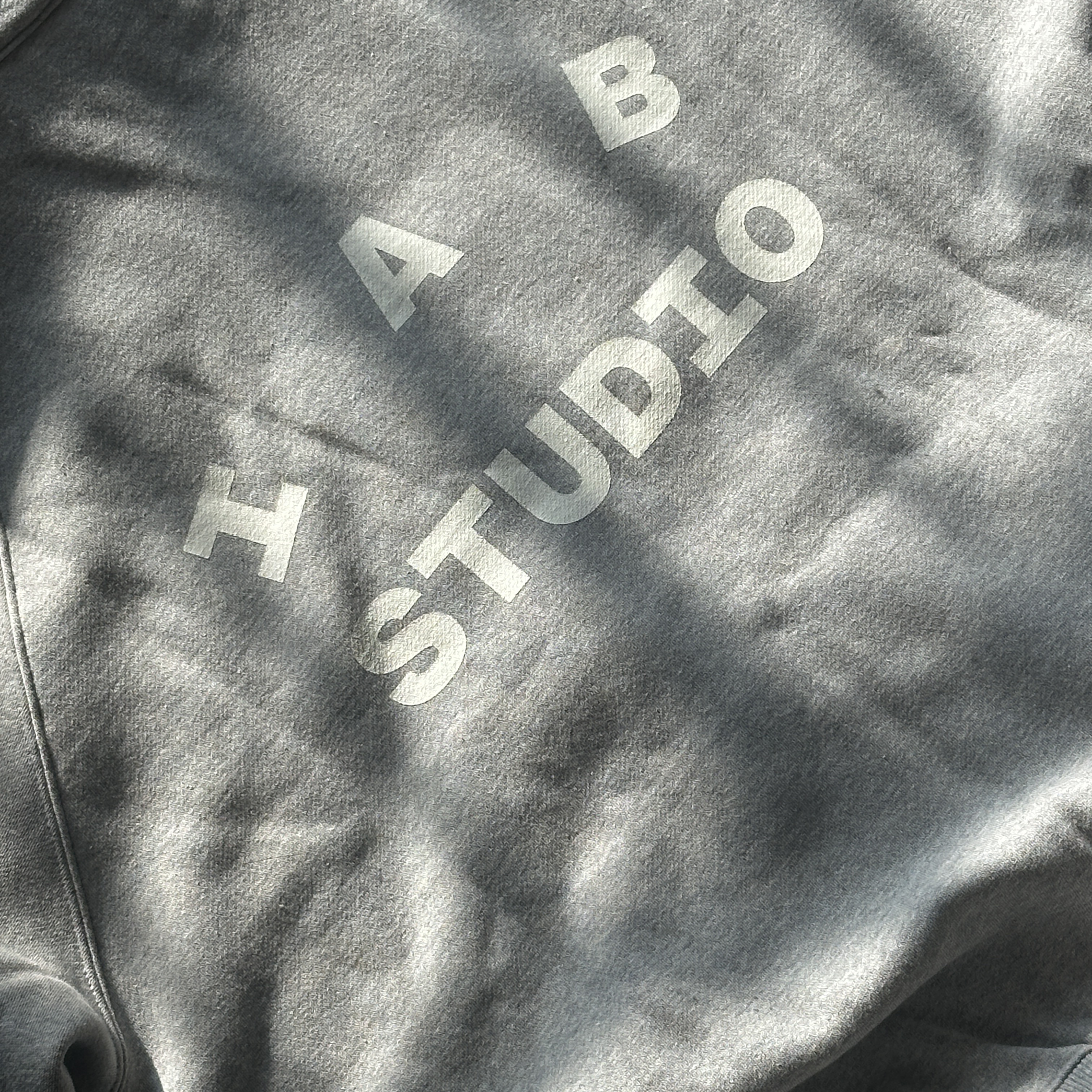IAB Studio 2Way Full Zip-Up Gray White 착용 스타일 - 1
