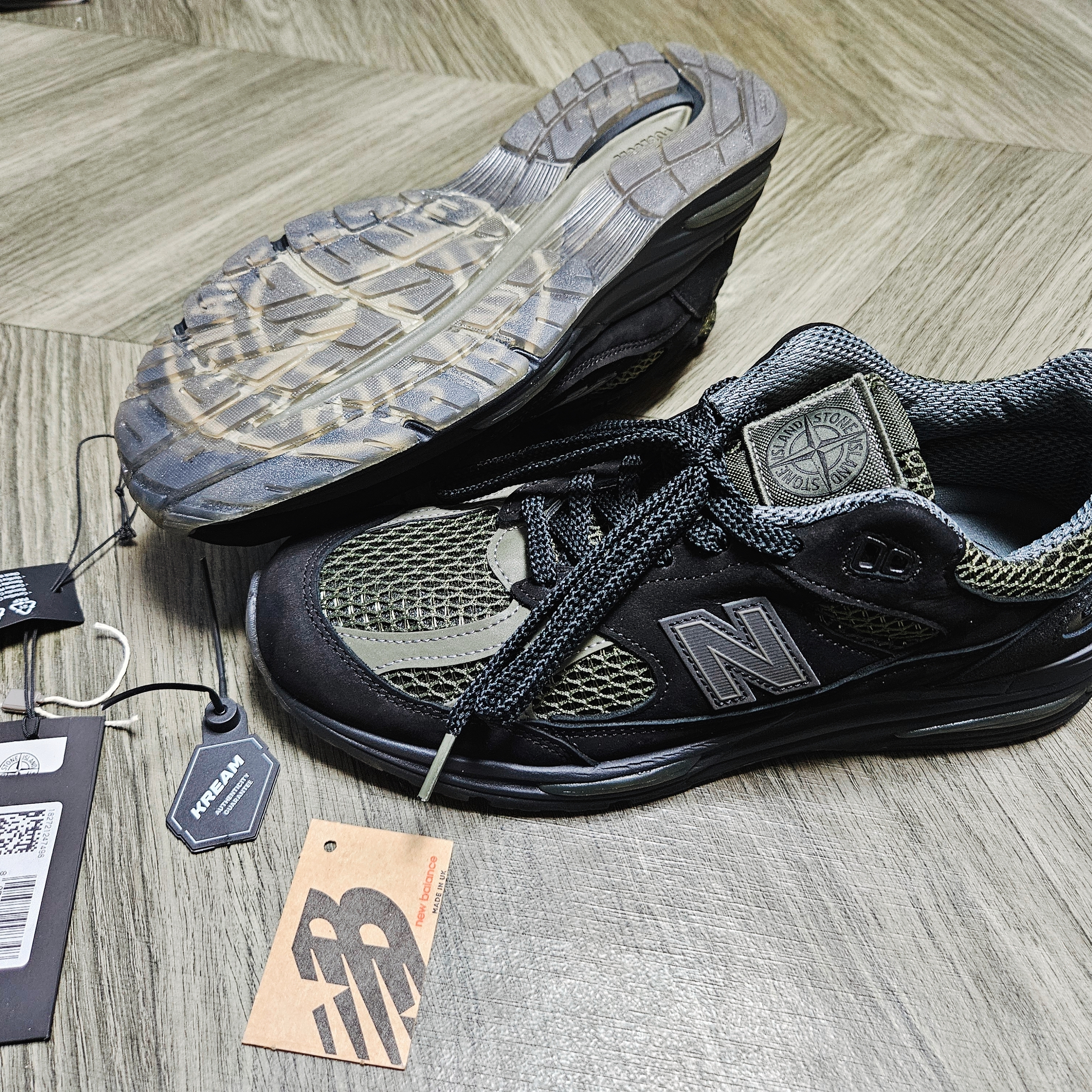 New Balance x Stone Island 991v2 Made in UK Black Olive Night 착용 스타일