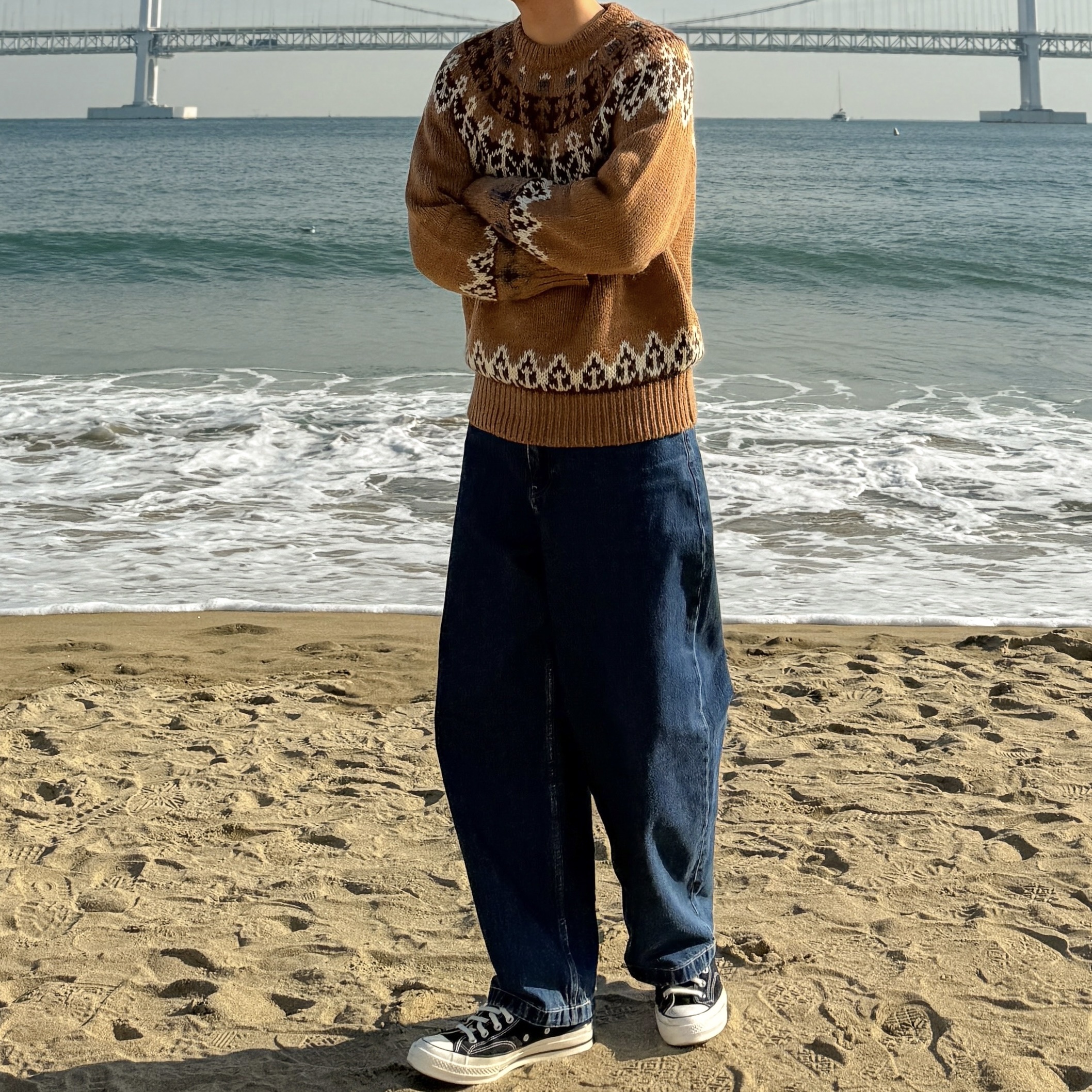Uniqlo x JW Anderson Wide Fit Jeans Blue, Converse Chuck 70 Hi Black 착용 스타일