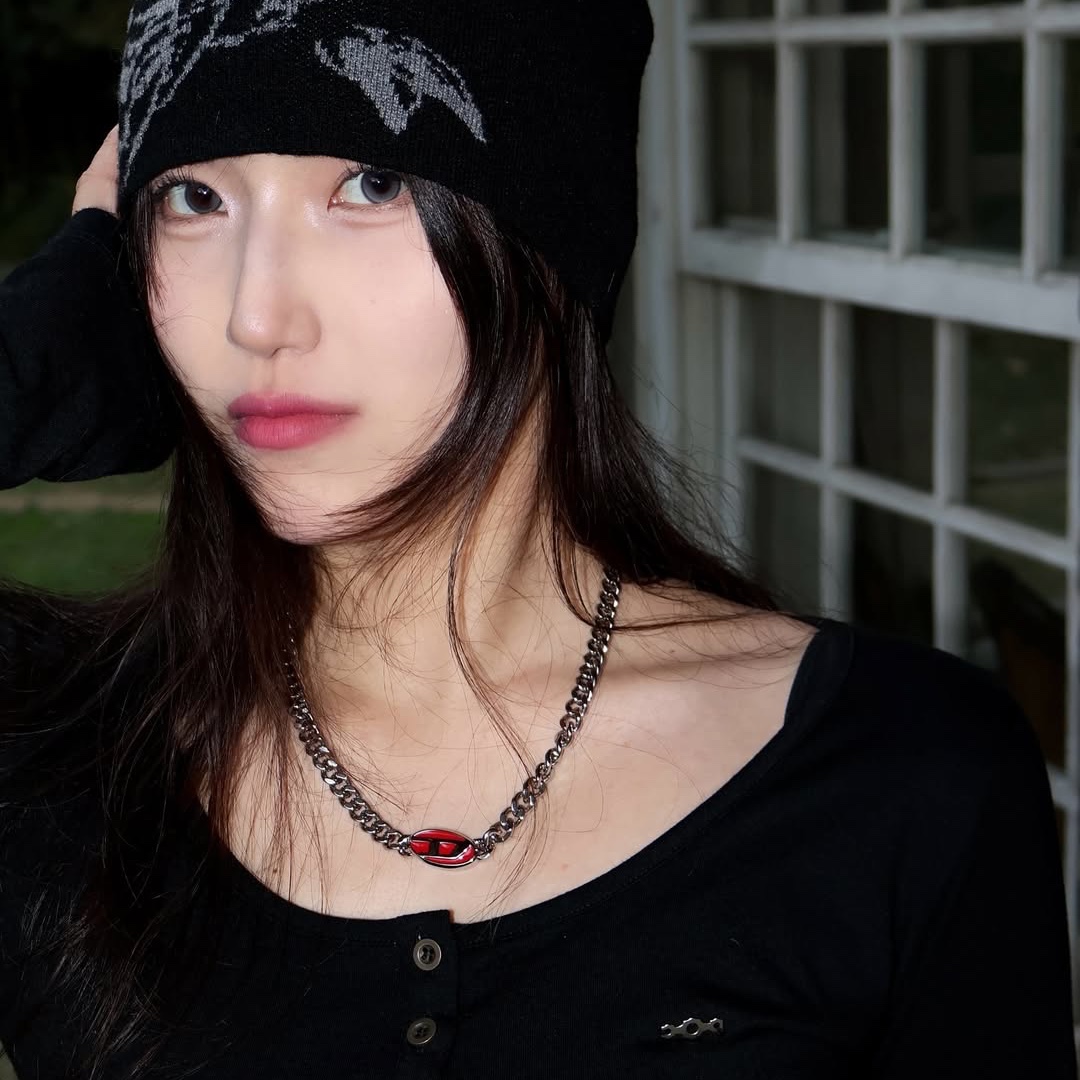 Diesel Dx1446 Red Enamel Stainless Steel Chain Necklace Silver 착용 스타일 - 2