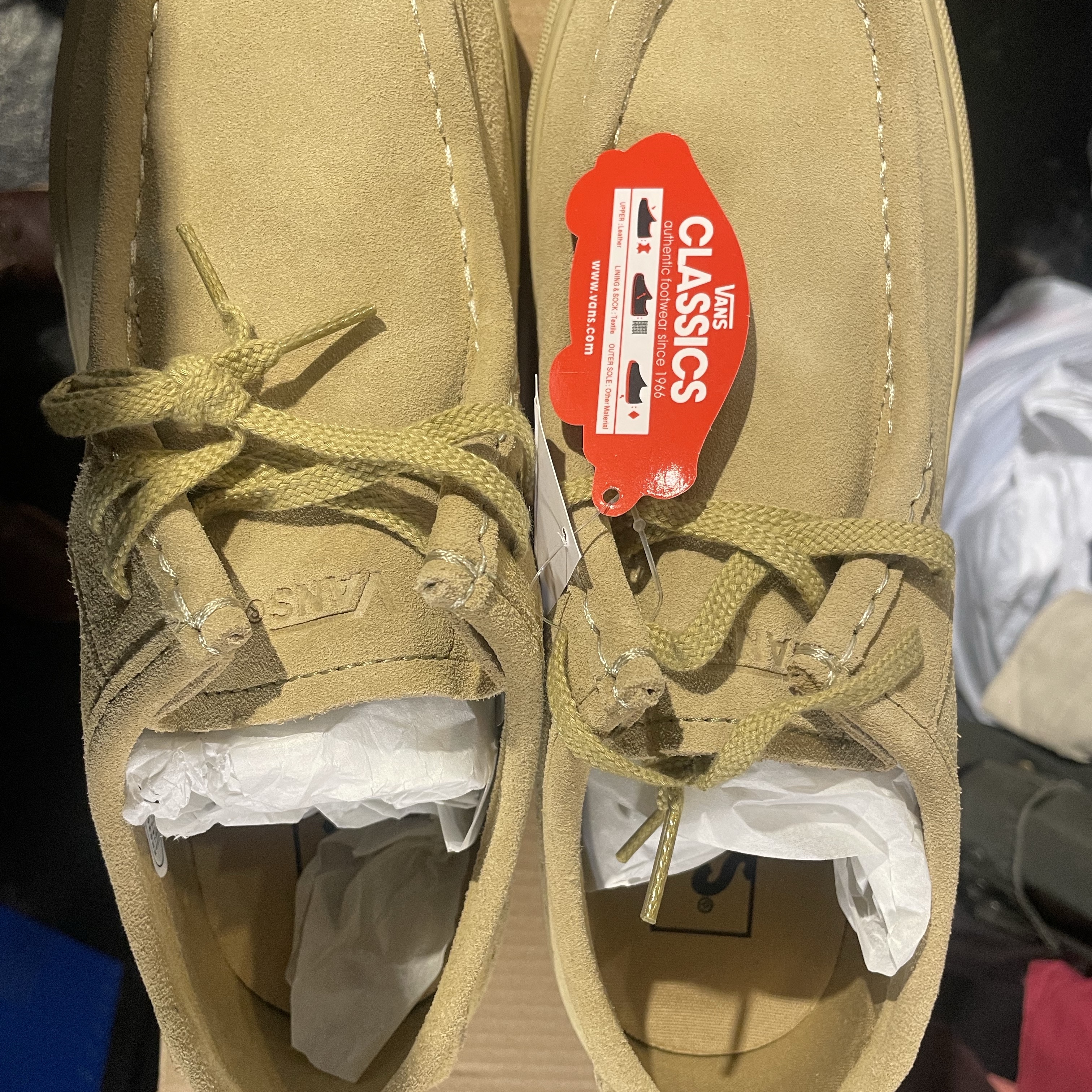 Vans Carver Low Sand Beige 착용 스타일