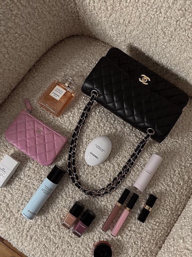 Dior Addict Lip Glow Oil 015 Cherry, Dior J'adore Les Adorables Hand Cream 50ml 착용 스타일 - 2