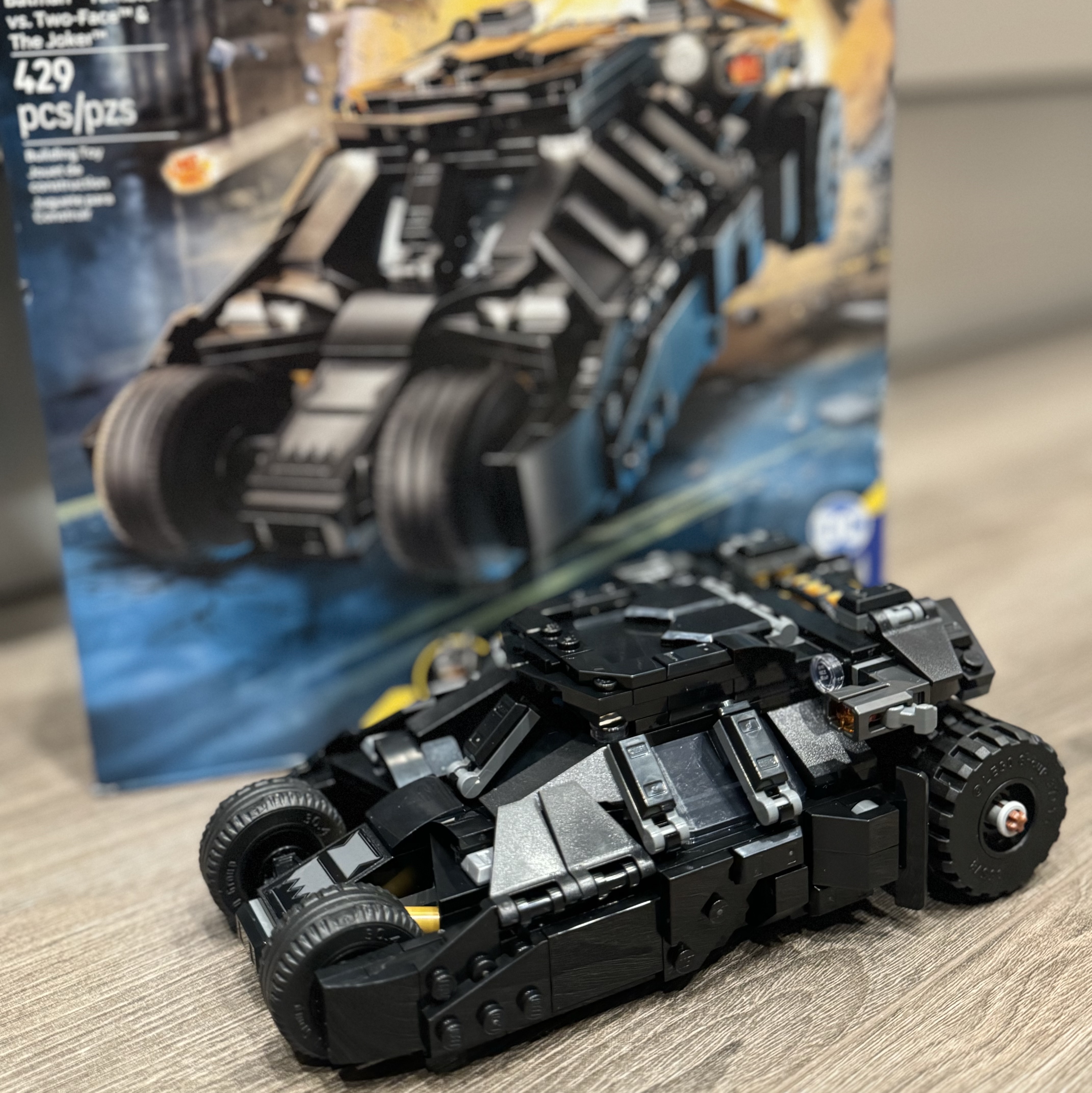Lego Batman Tumbler vs. Two-Face & The Joker 착용 스타일