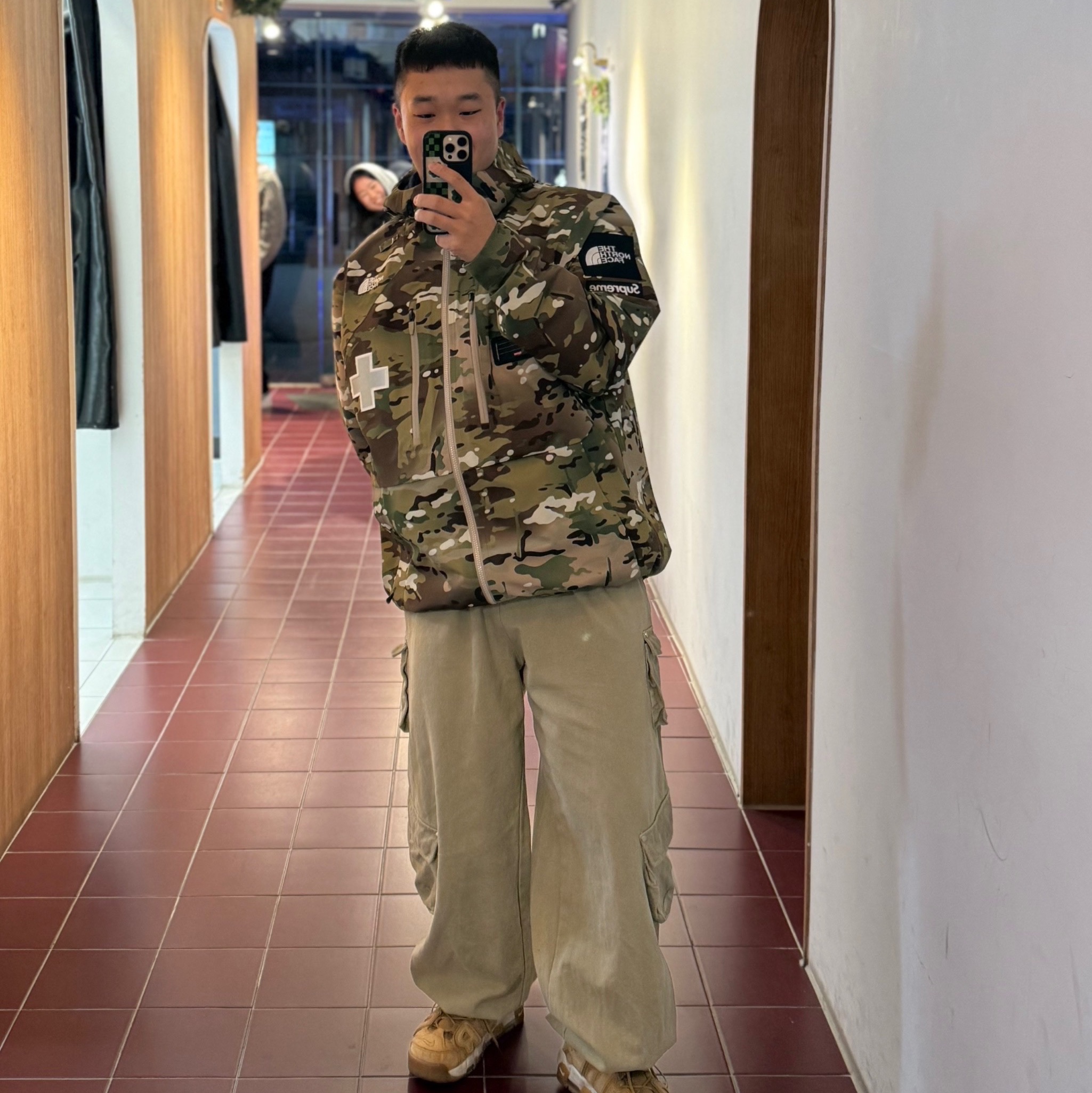Supreme x The North Face Summit Series Rescue Mountain Pro Jacket Multi Camo - 22SS, Nike Air More Uptempo Flax 착용 스타일
