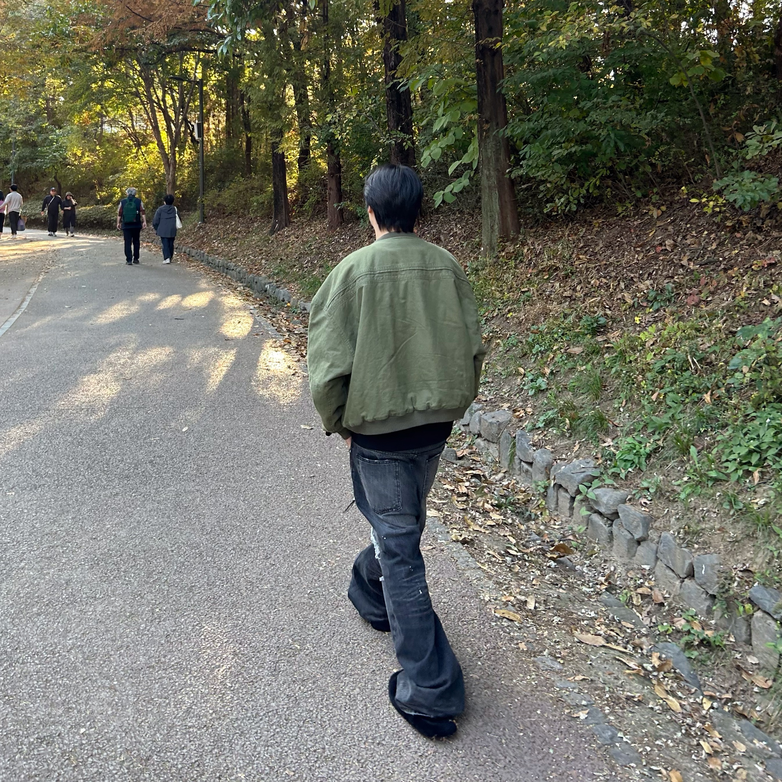 Nonnod Sulfur Dye Serge Bomber Jacket Vintage Khaki, Stussy 8 Ball Studded Belt Raw Cowhide Hair 착용 스타일 - 4