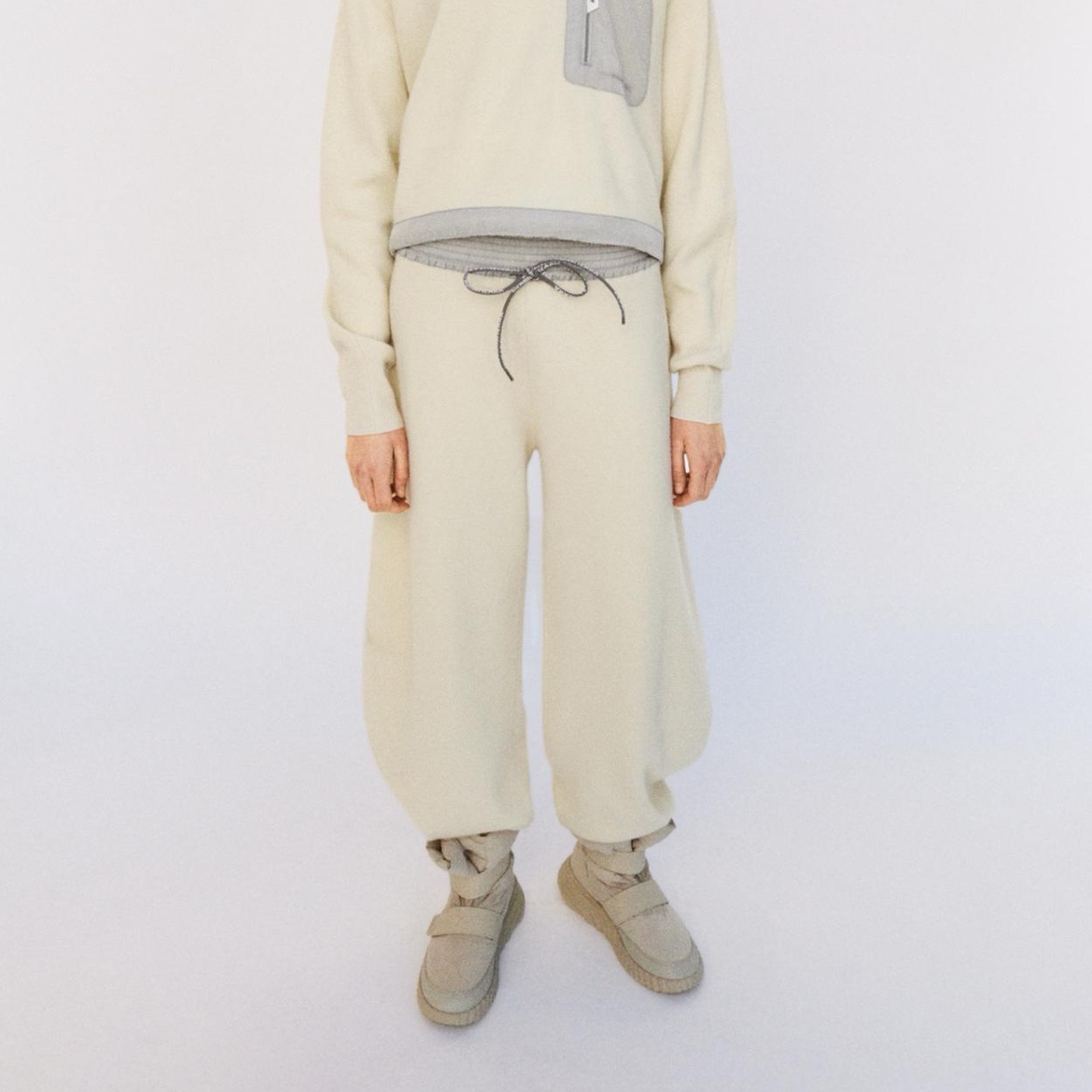 (W) Zara x And Wander Knitted Wool Blend Trousers Ecru 착용 스타일 - 3