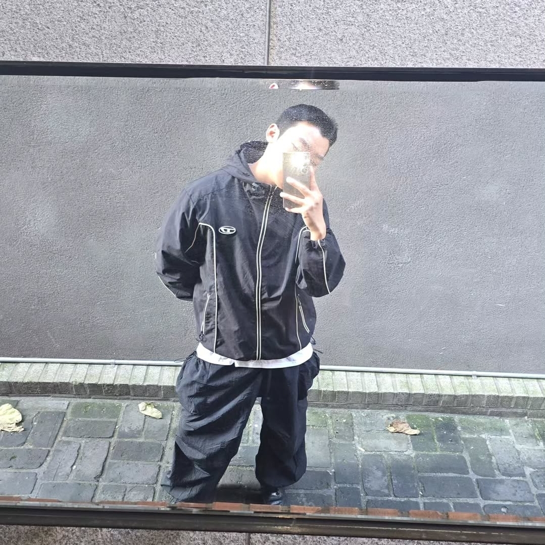 Diesel J-Hives Windbreaker with Contrast Piping Black 착용 스타일