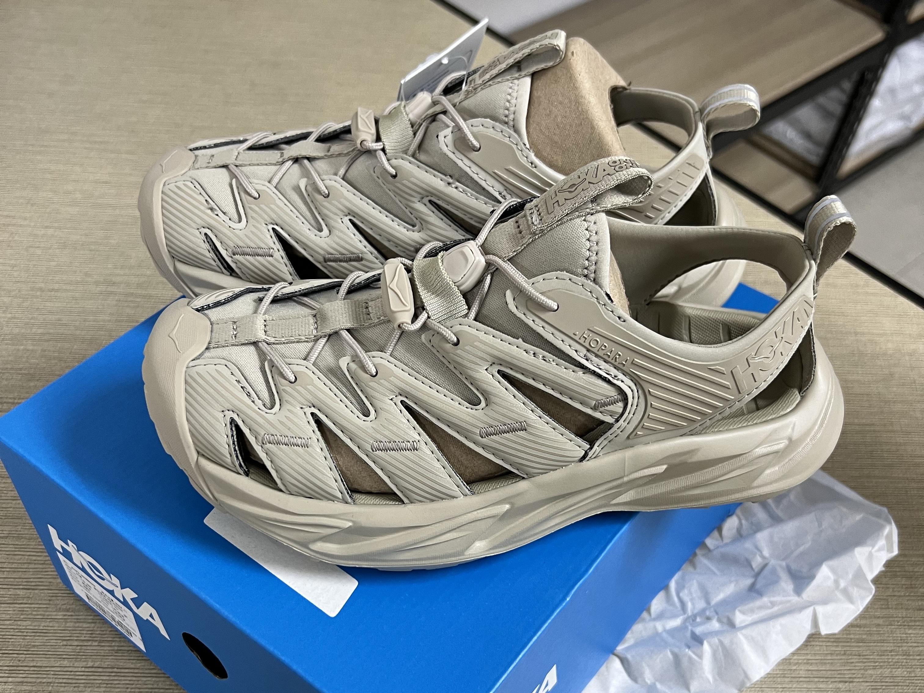 Hoka Hopara Oxford Tan - 25SS 착용 스타일
