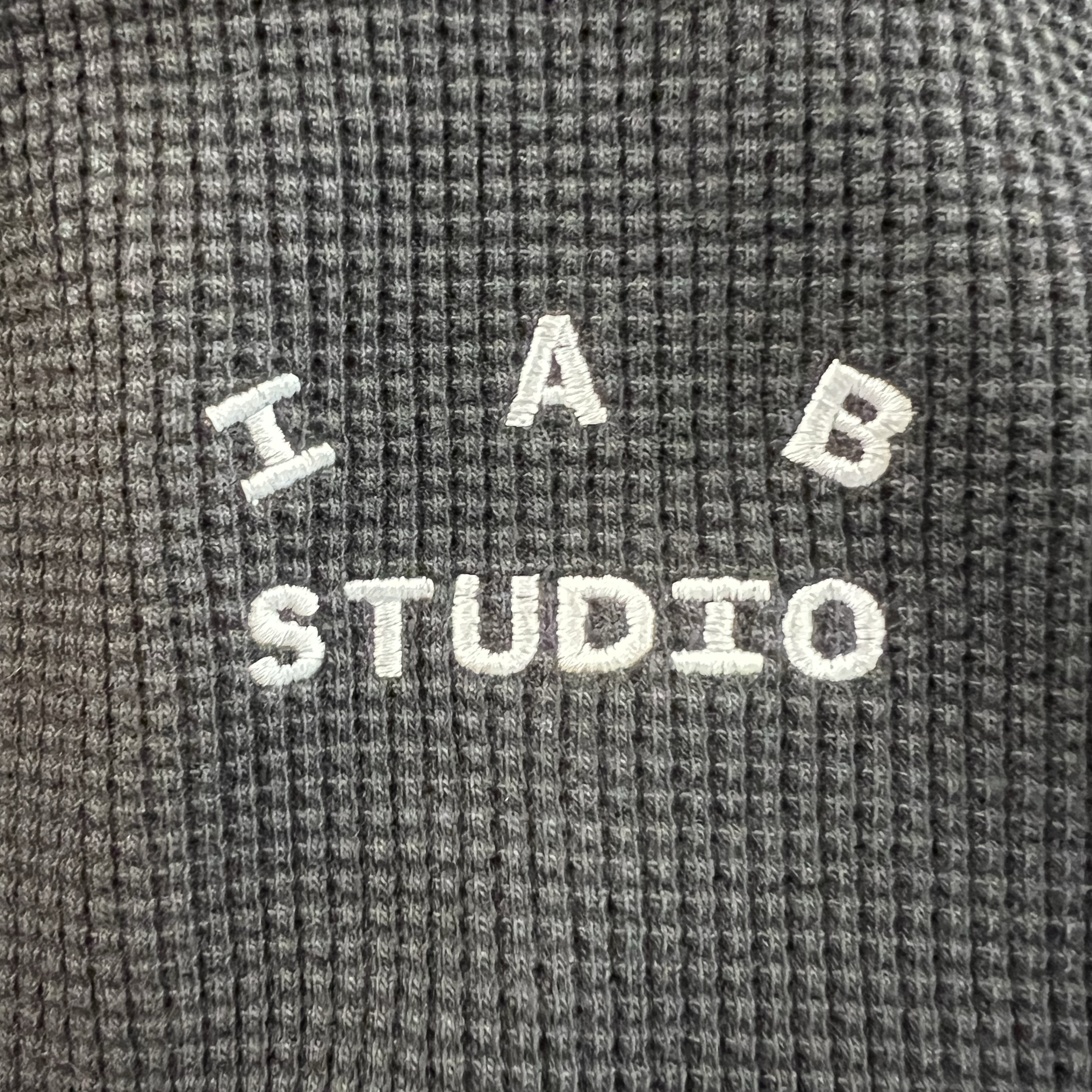 IAB Studio Waffle Long Sleeve Black White 착용 스타일 - 3