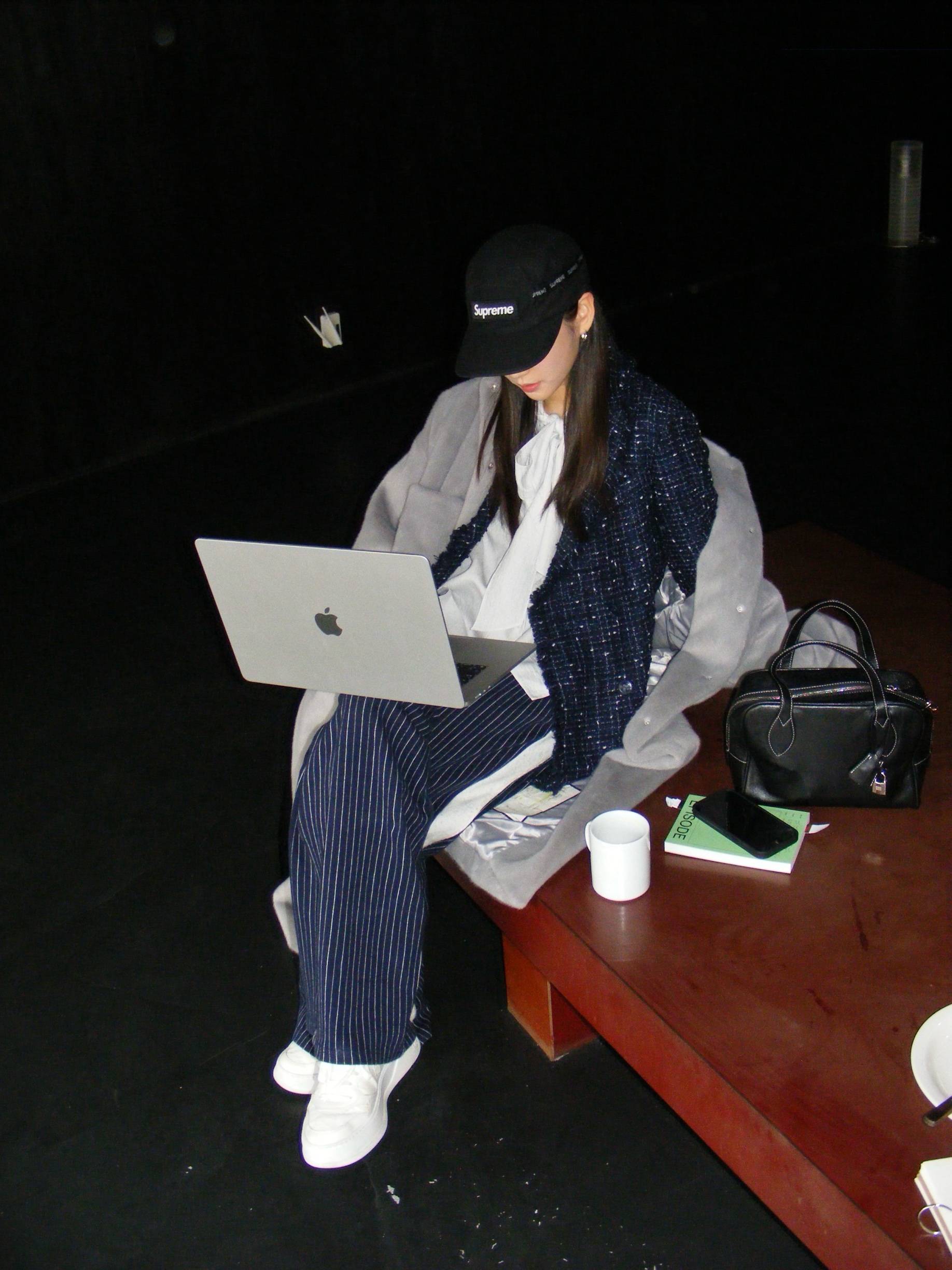 Supreme Mesh Pocket Camp Cap Black - 23FW, Gucci GG Embossed Sneakers White 착용 스타일
