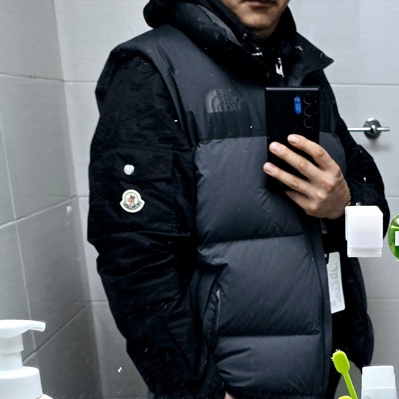 Moncler Etiache Rain Jacket Black - 24SS 착용 스타일 - 1