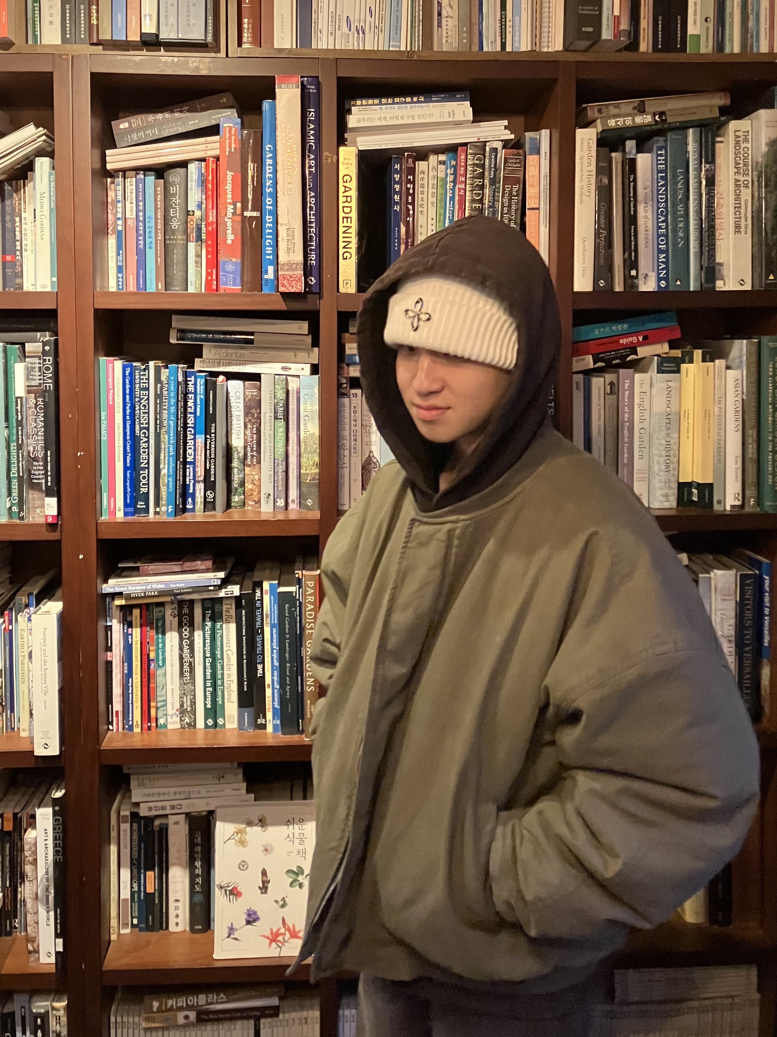 Nonnod Sulfur Dye Serge Bomber Jacket Vintage Khaki, Project G/R Mind+Slaughter Vintage Washed Hoodie Black 착용 스타일