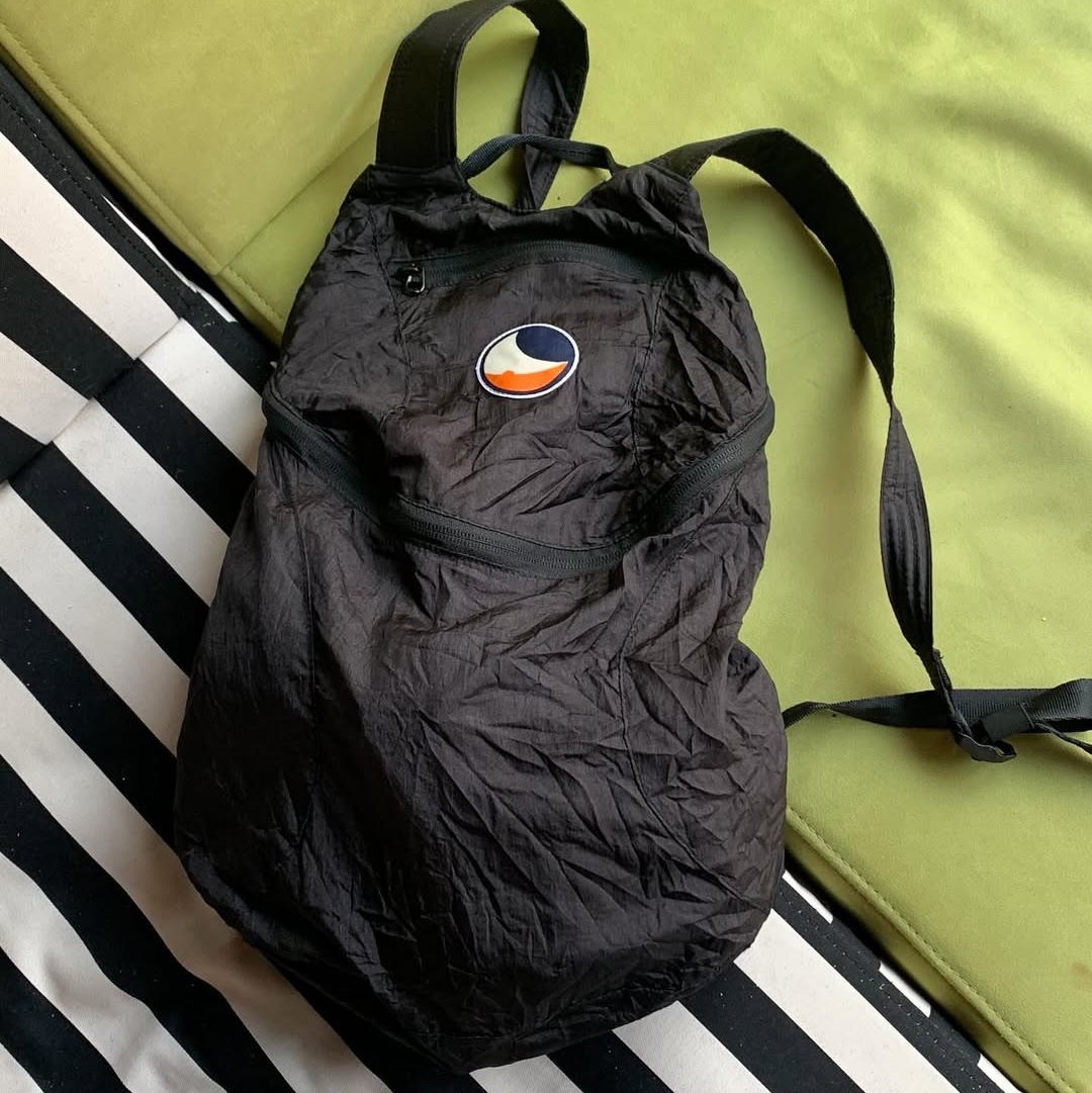 Ticket To The Moon Mini Backpack 15L Black 착용 스타일 - 3