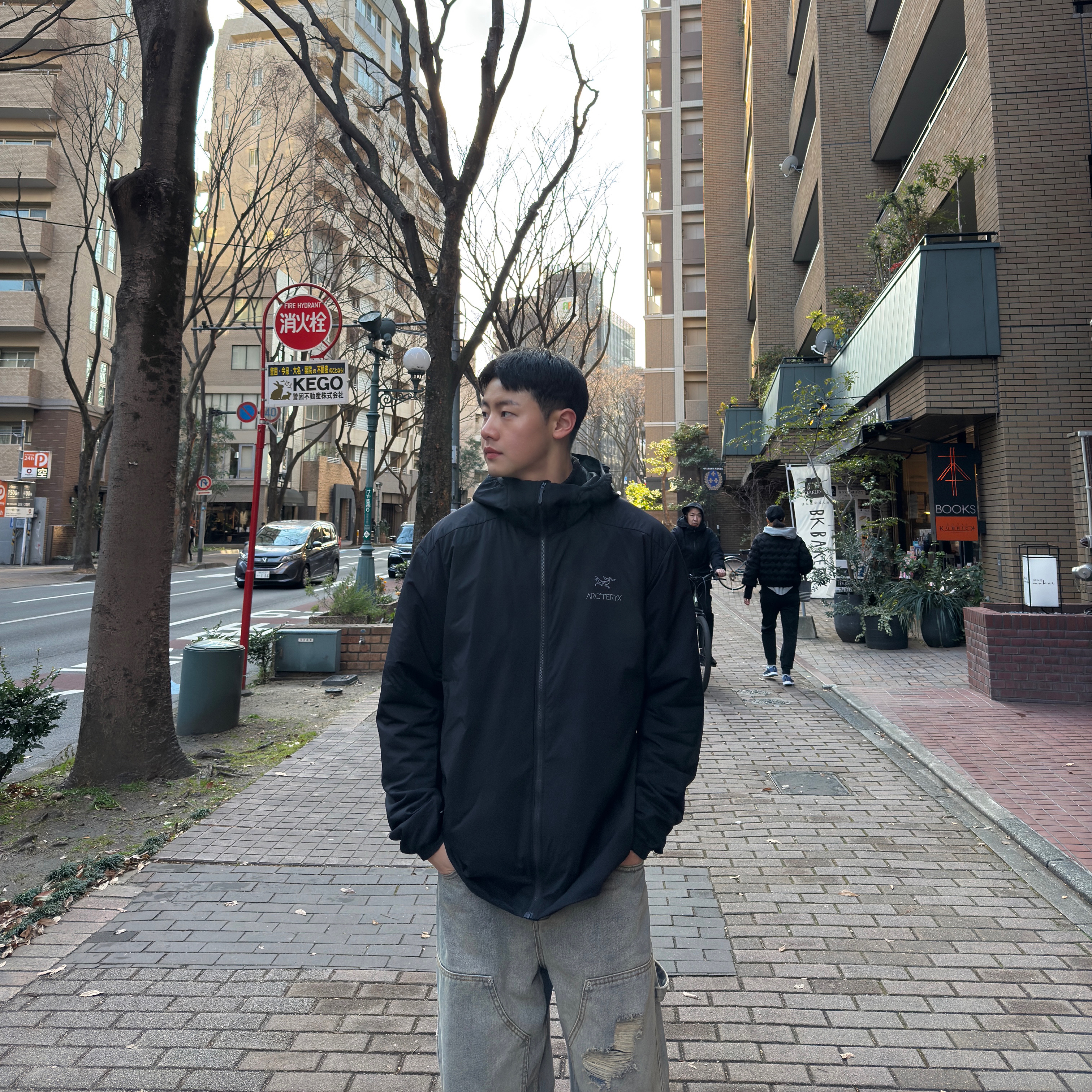 Arc'teryx Atom Hoody Black 착용 스타일