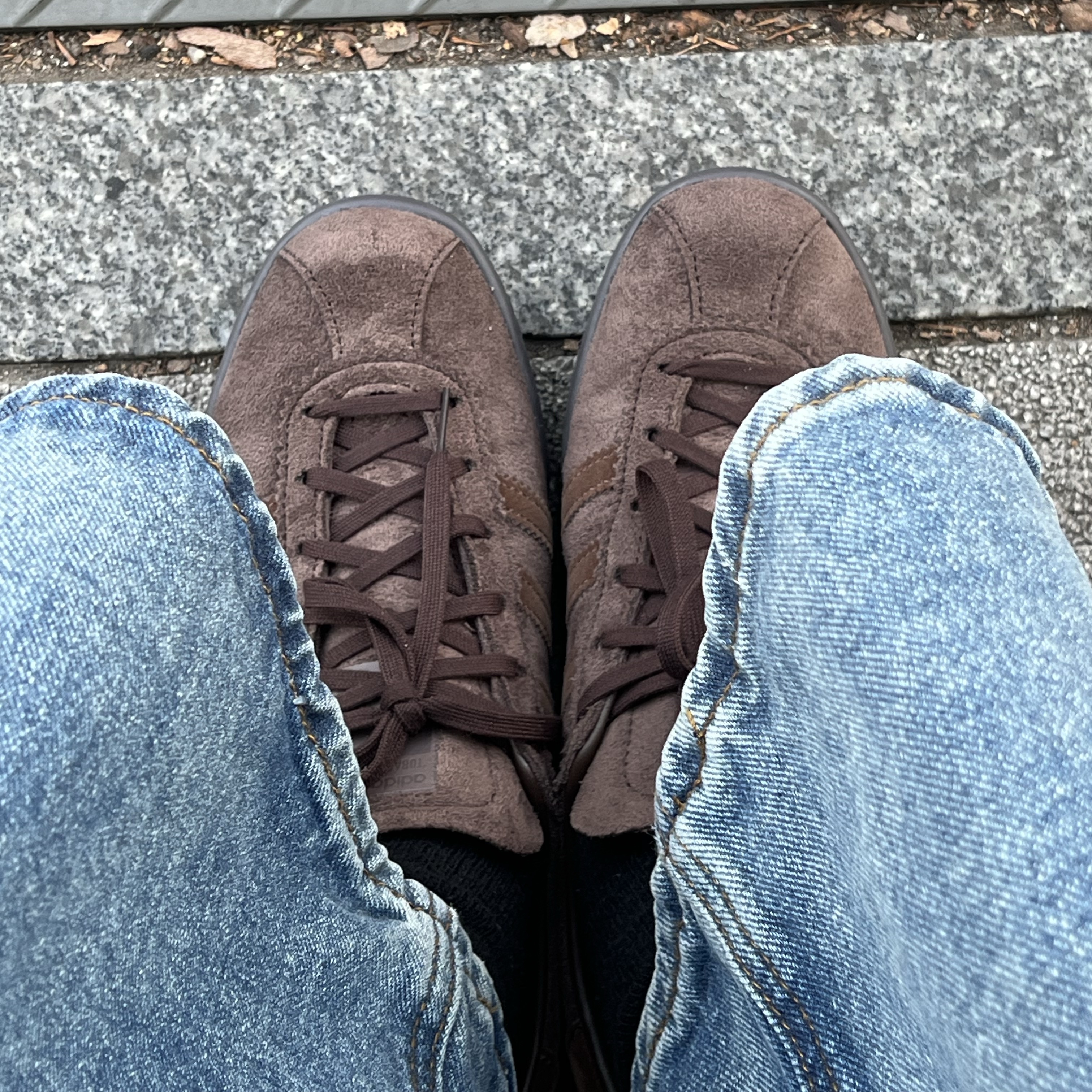 Adidas Tobacco Gruen Dark Brown 착용 스타일
