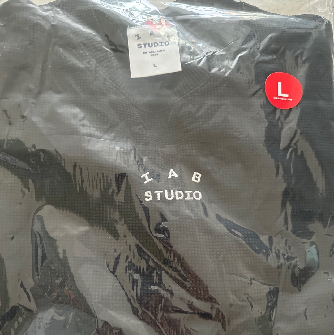 IAB Studio Waffle Long Sleeve Black White 착용 스타일