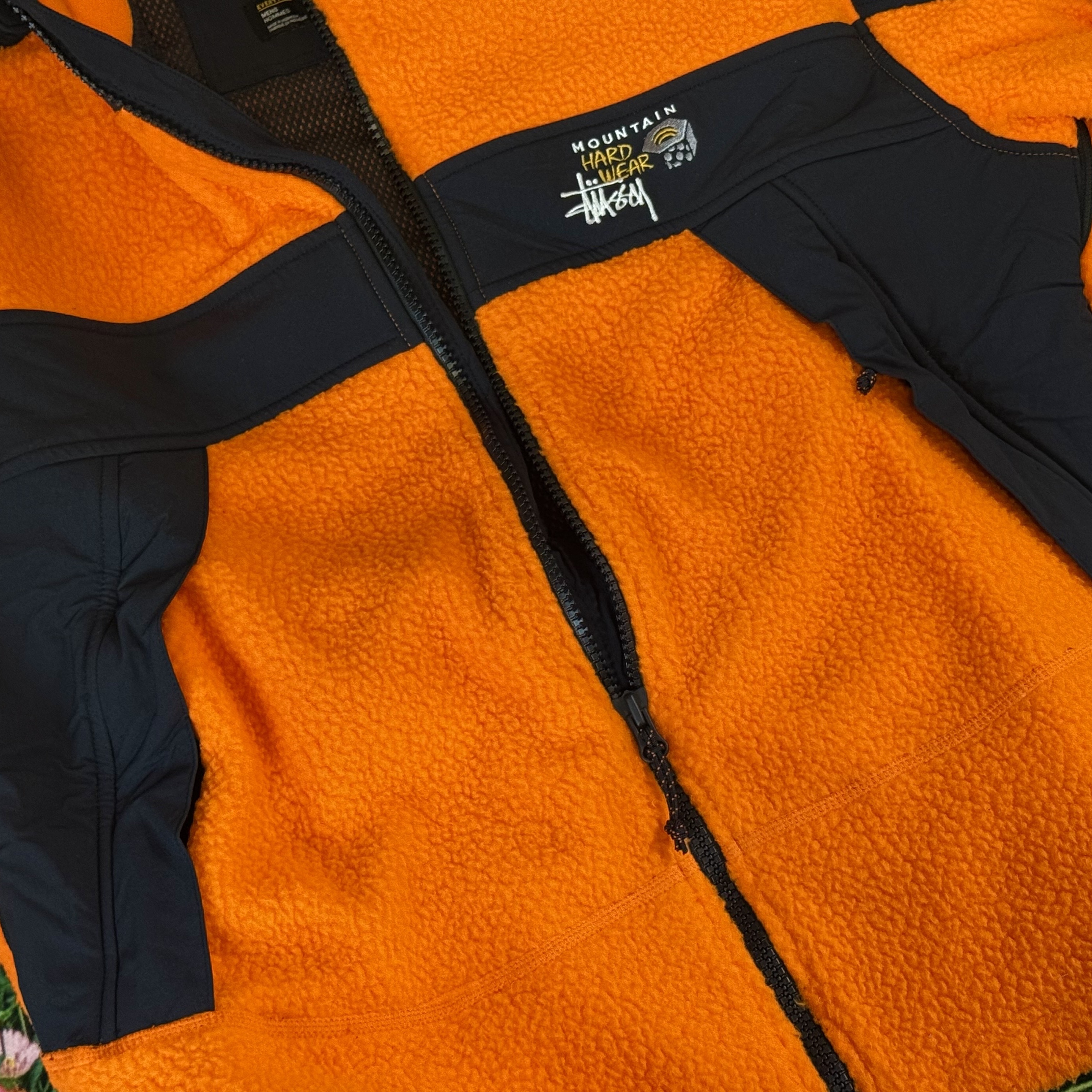 Stussy x Mountain Hardwear Fleece Jacket Alpine Orange 착용 스타일 - 5